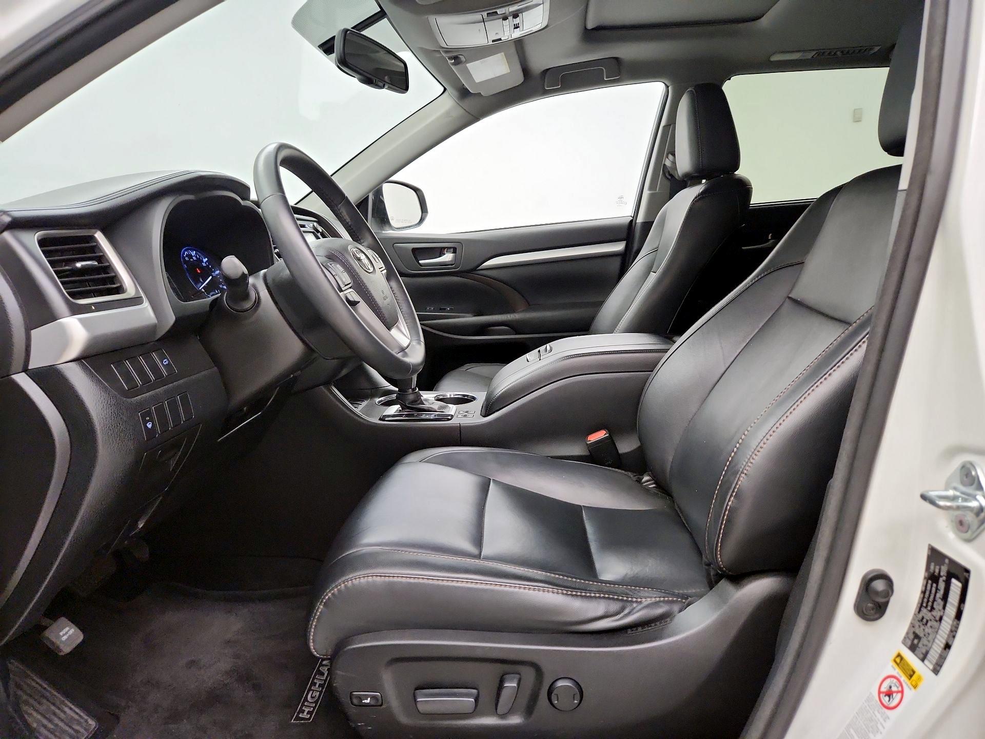 Thumbnail: 2016 Toyota Highlander - 11