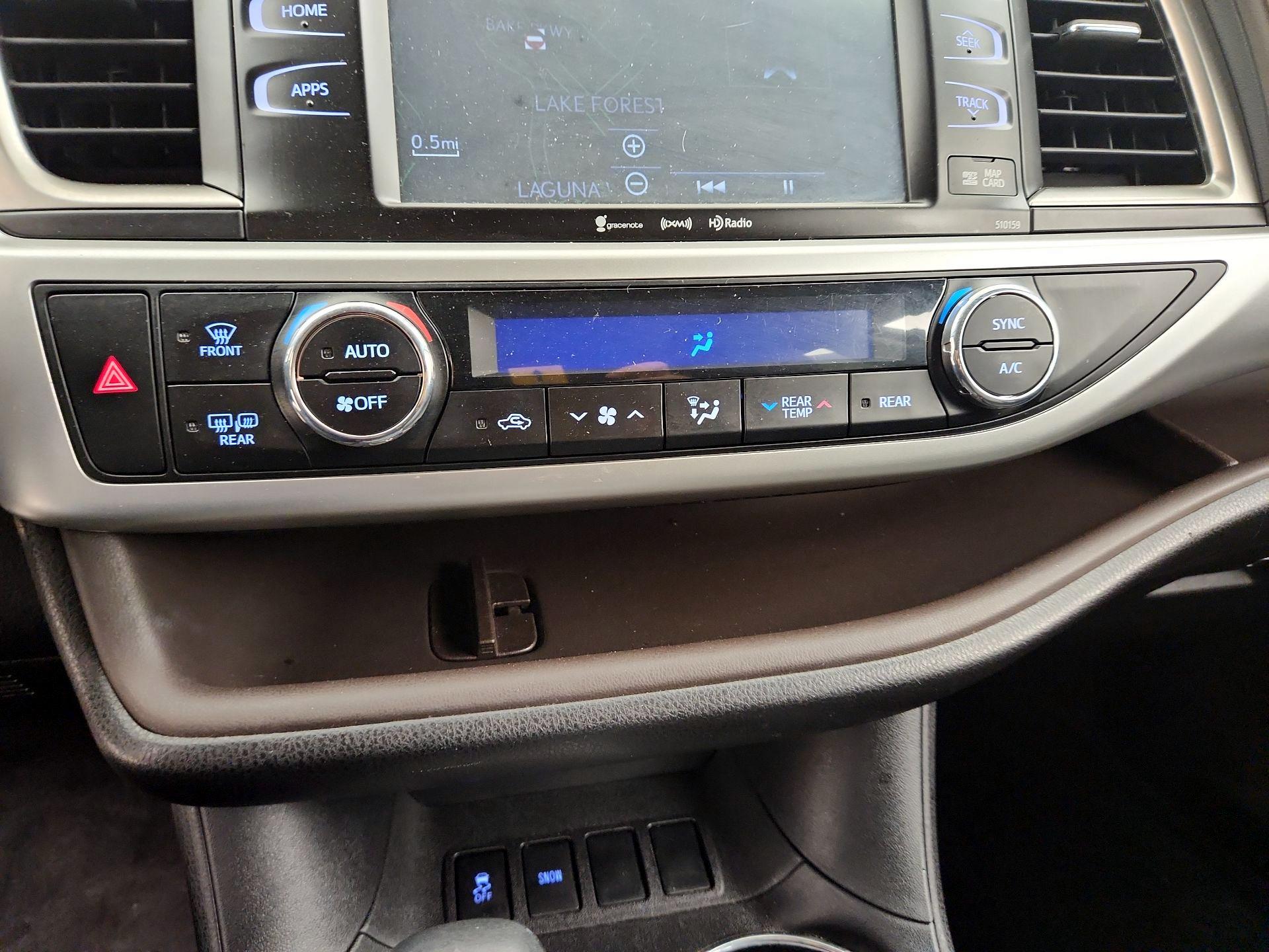 Thumbnail: 2016 Toyota Highlander - 17