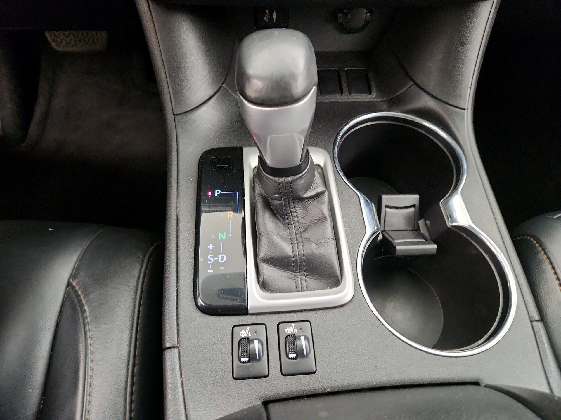 Thumbnail: 2016 Toyota Highlander - 18