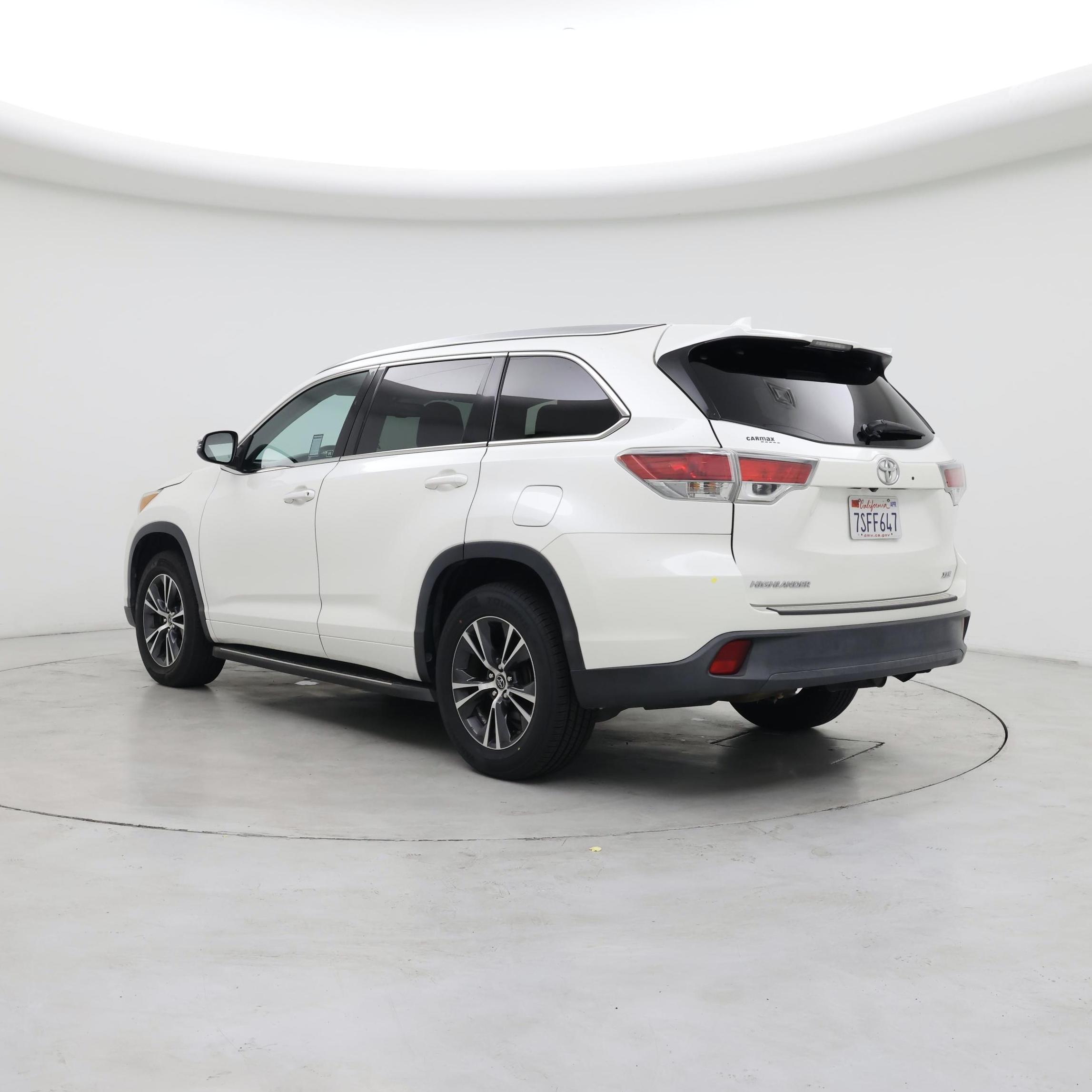 Thumbnail: 2016 Toyota Highlander - 2