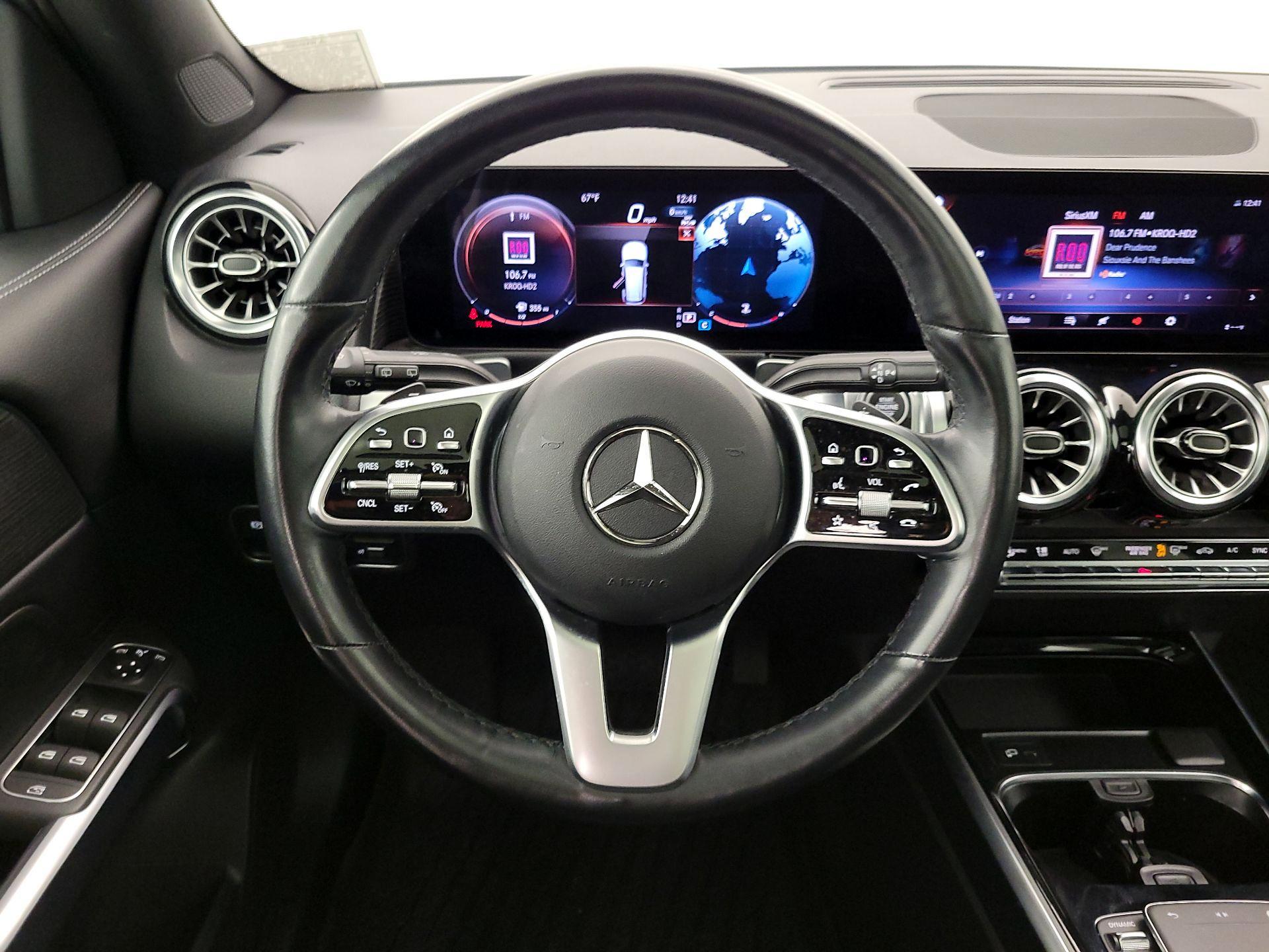 Thumbnail: 2023 Mercedes-Benz GLB - 10