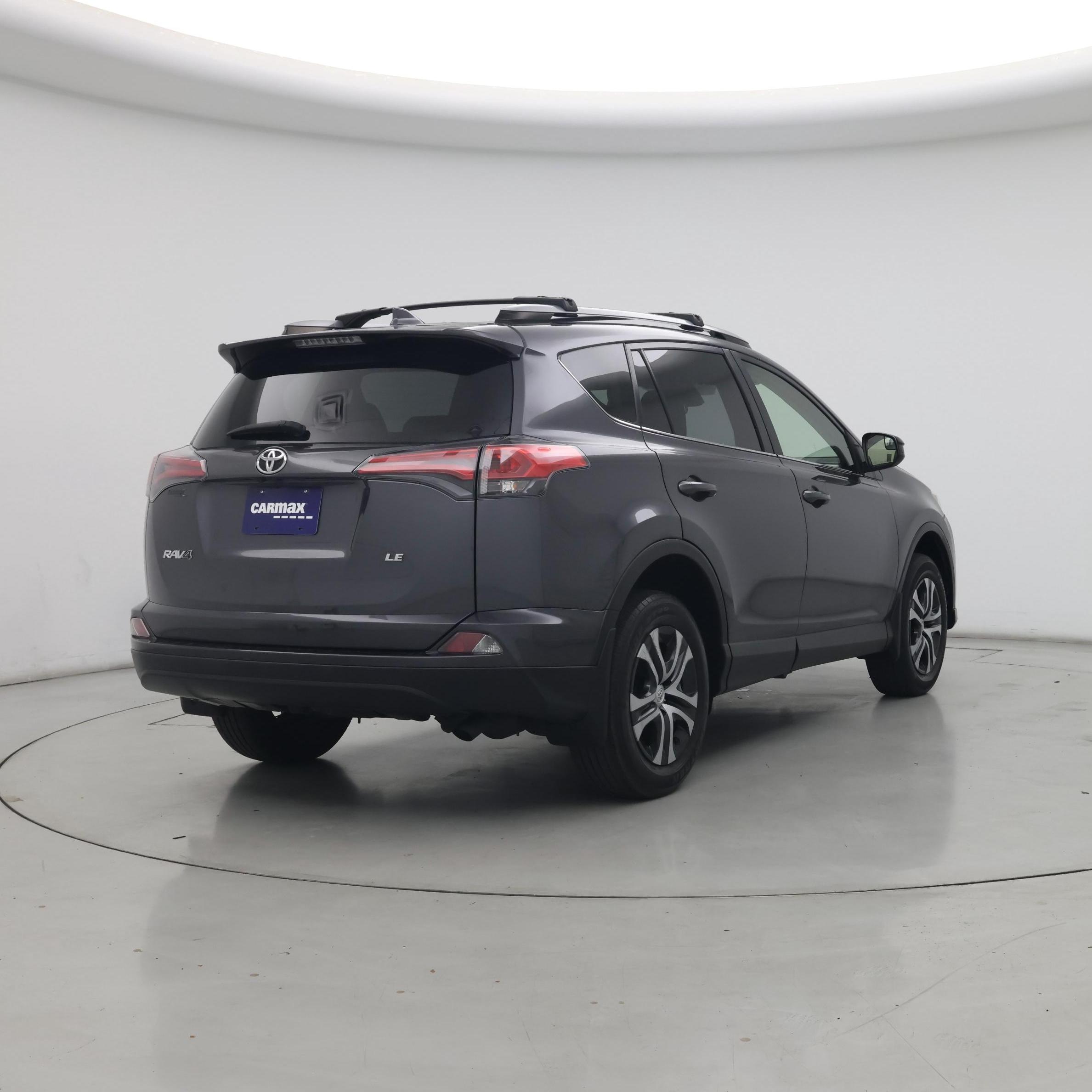 Thumbnail: 2018 Toyota RAV4 - 8
