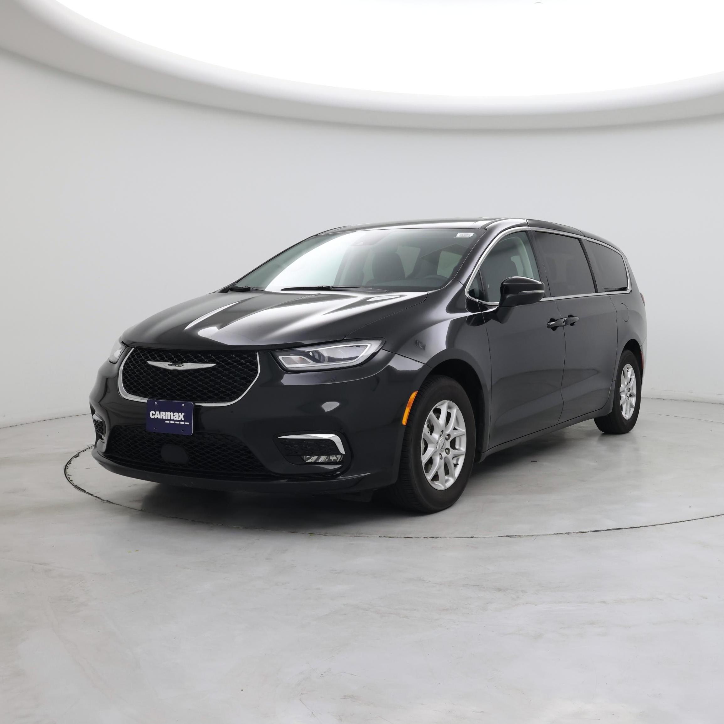 Thumbnail: 2023 Chrysler Pacifica - 4