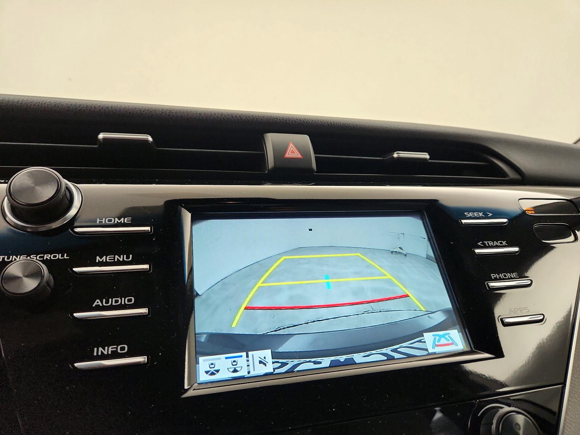 Thumbnail: 2018 Toyota Camry - 14