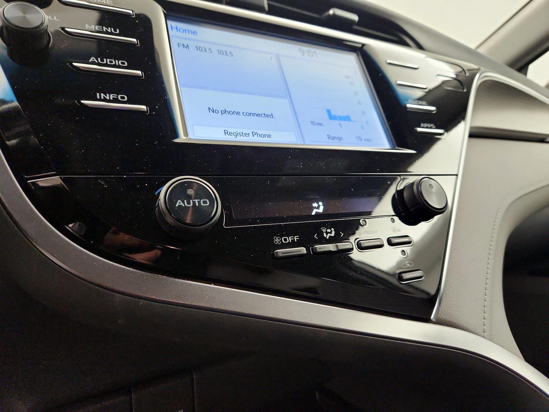 Thumbnail: 2018 Toyota Camry - 16