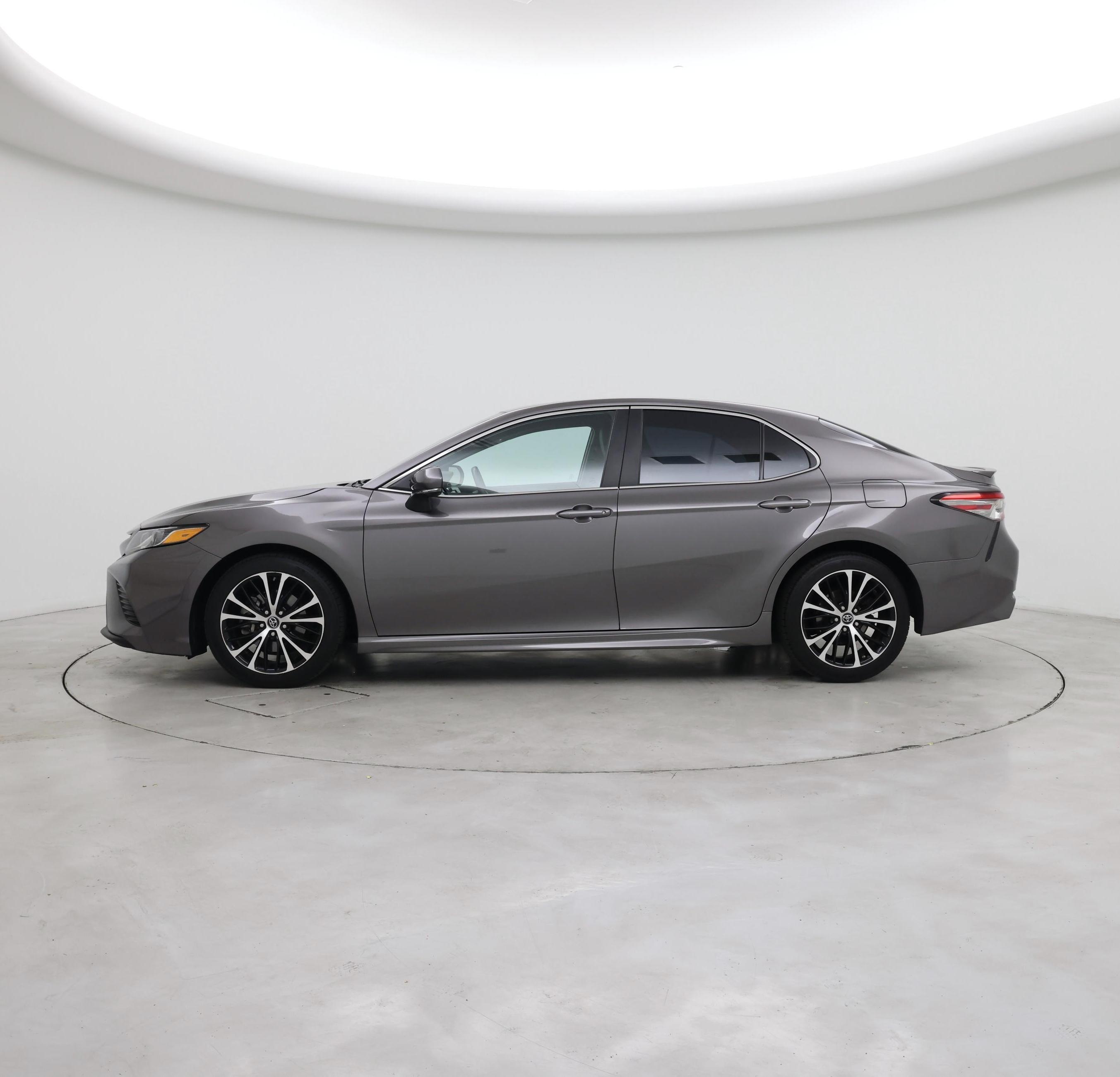 Thumbnail: 2018 Toyota Camry - 3