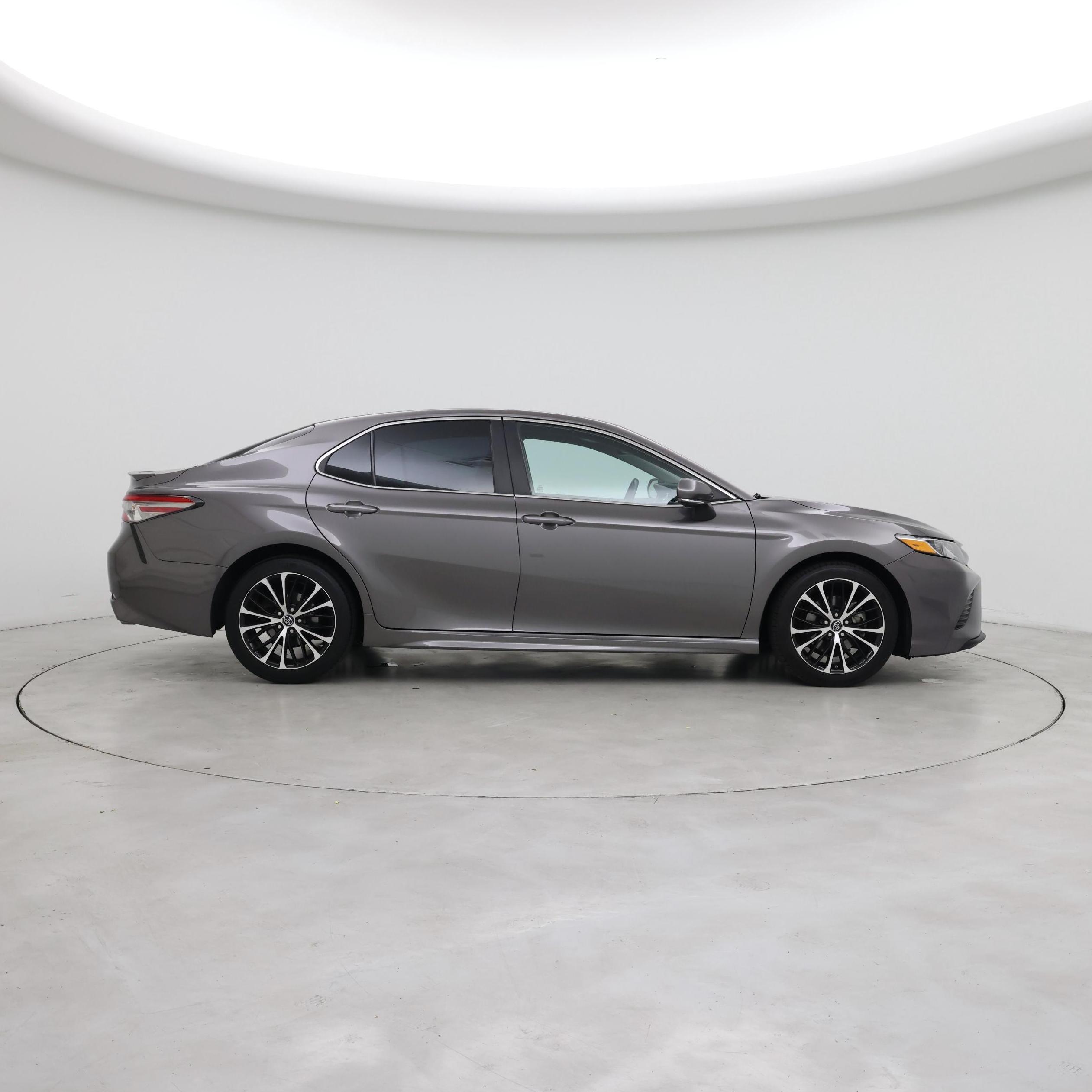 Thumbnail: 2018 Toyota Camry - 7