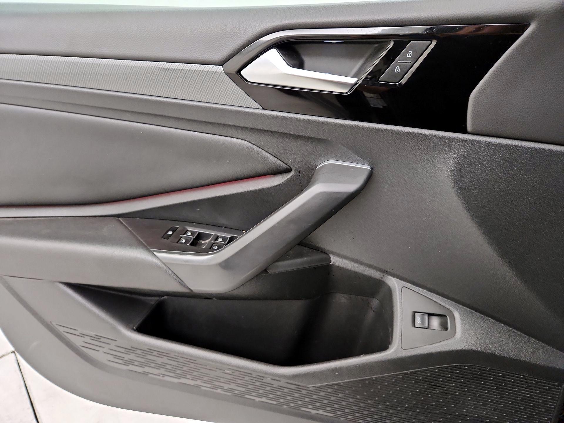 Thumbnail: 2021 Volkswagen Jetta - 10