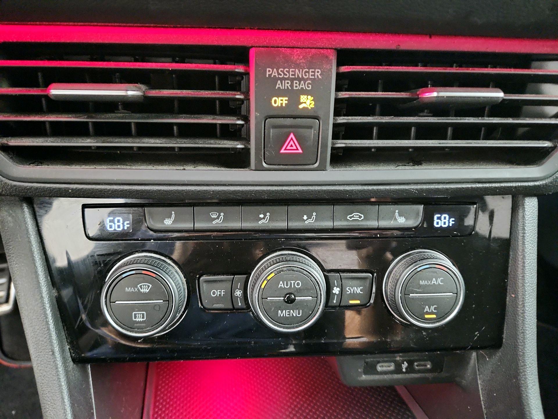 Thumbnail: 2021 Volkswagen Jetta - 14