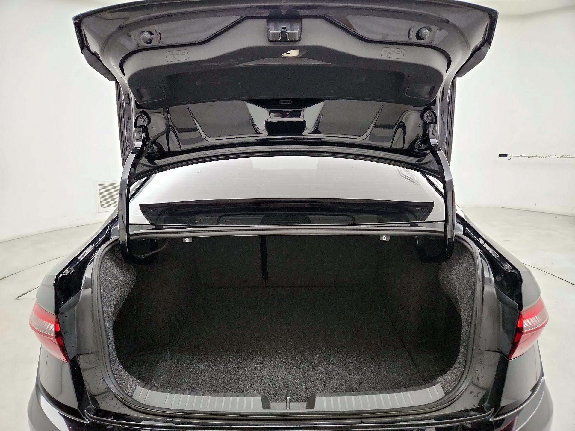Thumbnail: 2021 Volkswagen Jetta - 18