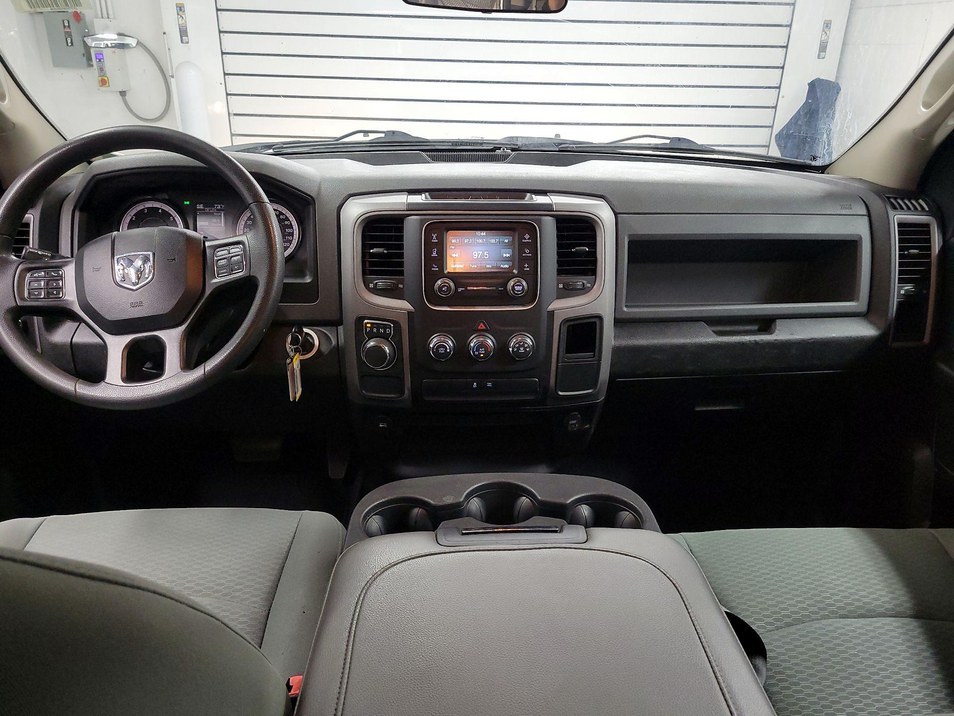 Thumbnail: 2020 RAM 1500 Classic - 9