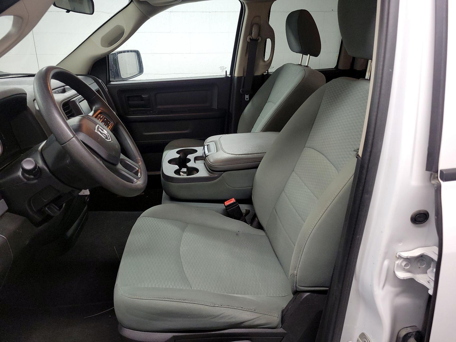 Thumbnail: 2020 RAM 1500 Classic - 11
