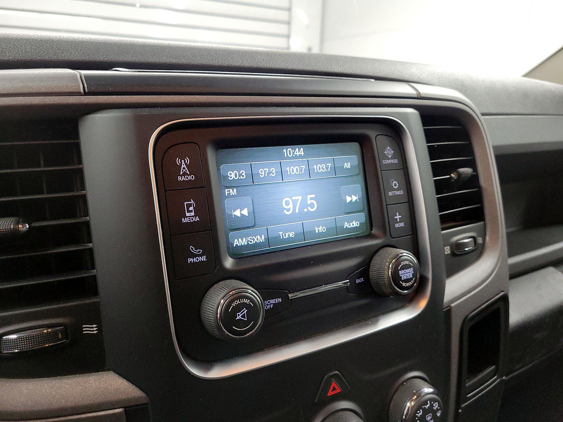 Thumbnail: 2020 RAM 1500 Classic - 13