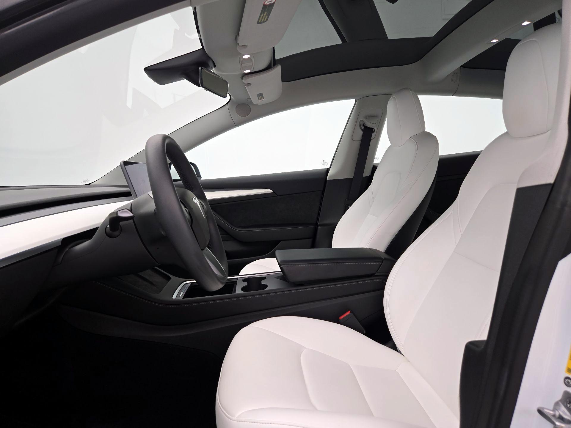 Thumbnail: 2022 Tesla Model 3 - 11