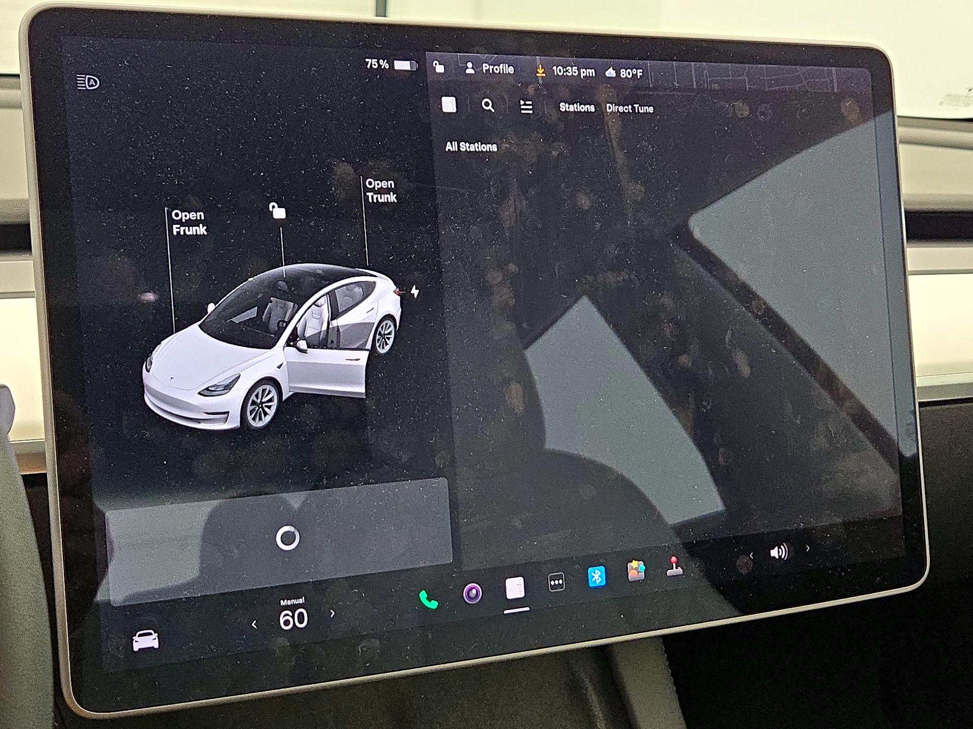 Thumbnail: 2022 Tesla Model 3 - 15