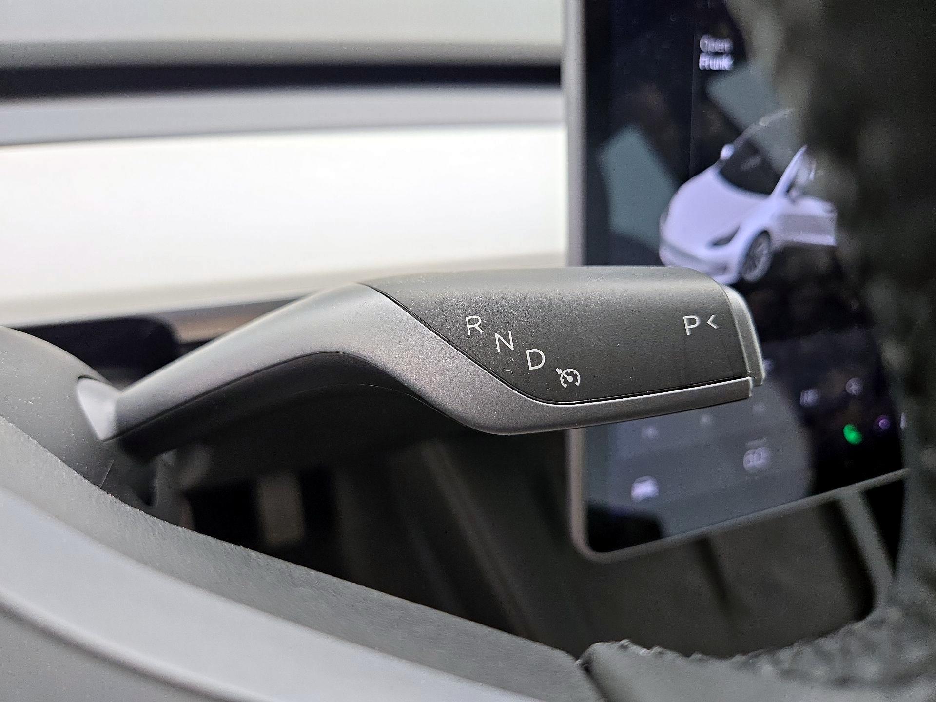 Thumbnail: 2022 Tesla Model 3 - 17