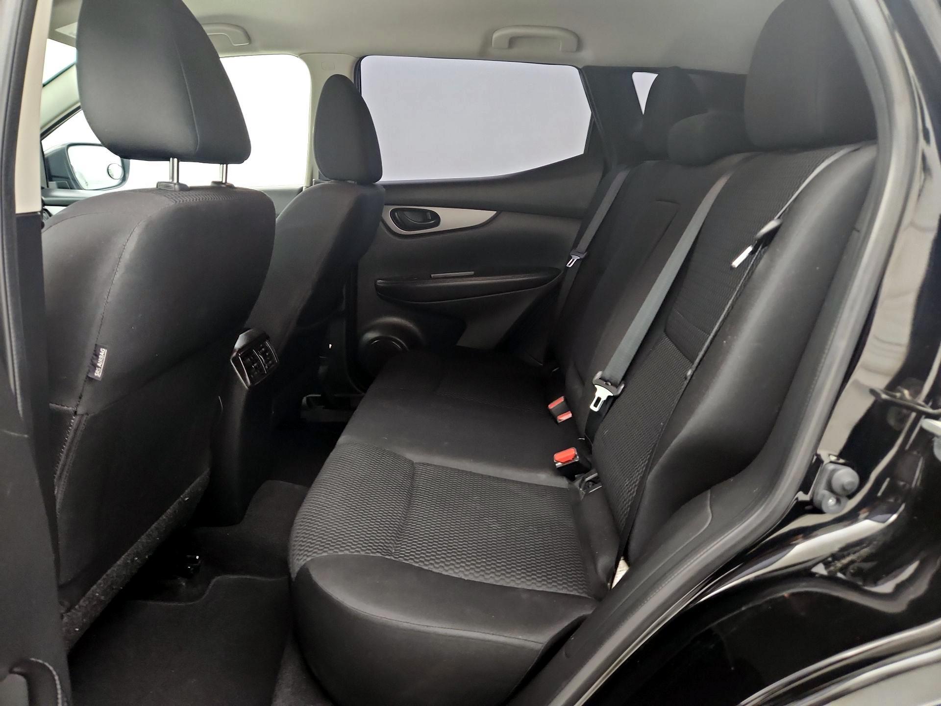 Thumbnail: 2018 Nissan Rogue Sport - 19
