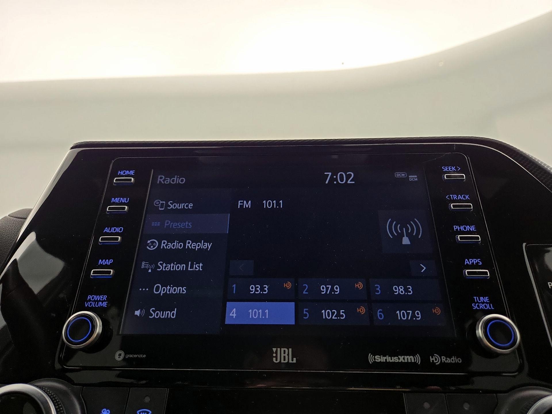 Thumbnail: 2021 Toyota Highlander - 16