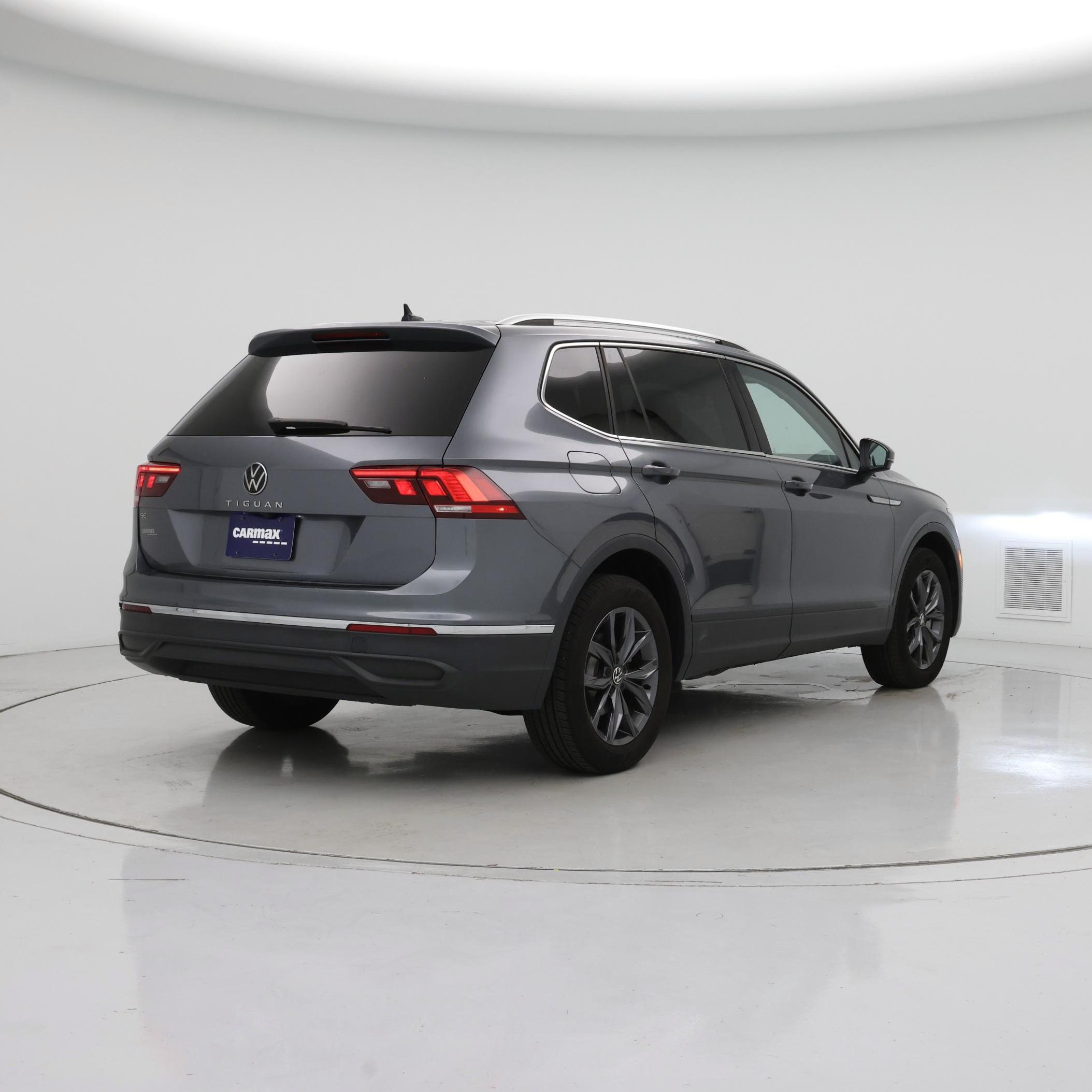 Thumbnail: 2022 Volkswagen Tiguan - 8