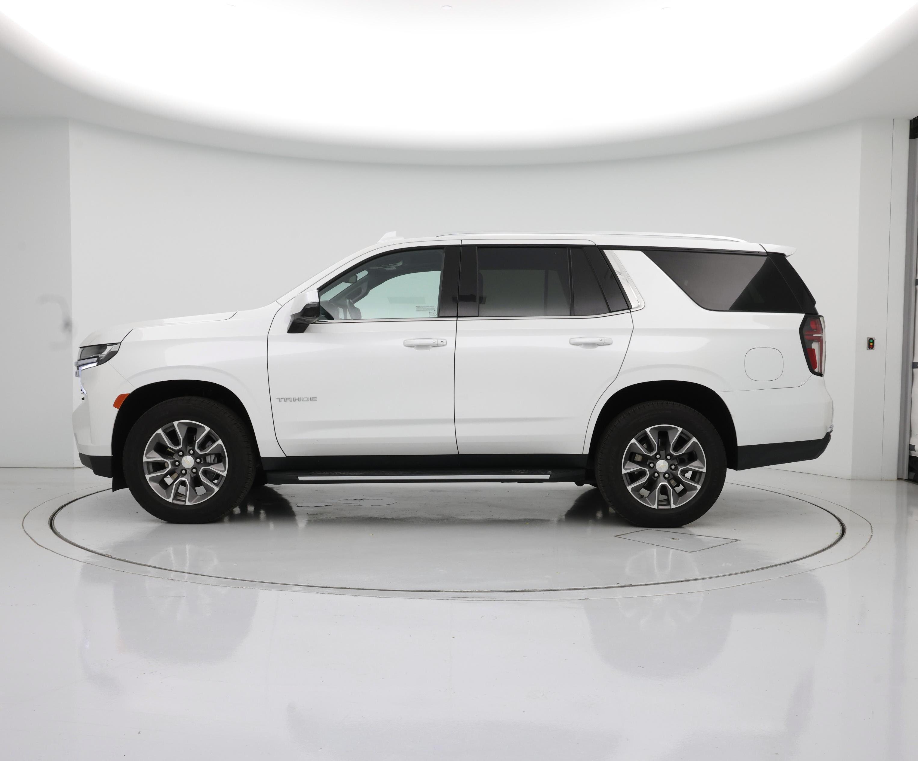 Thumbnail: 2022 Chevrolet Tahoe - 3