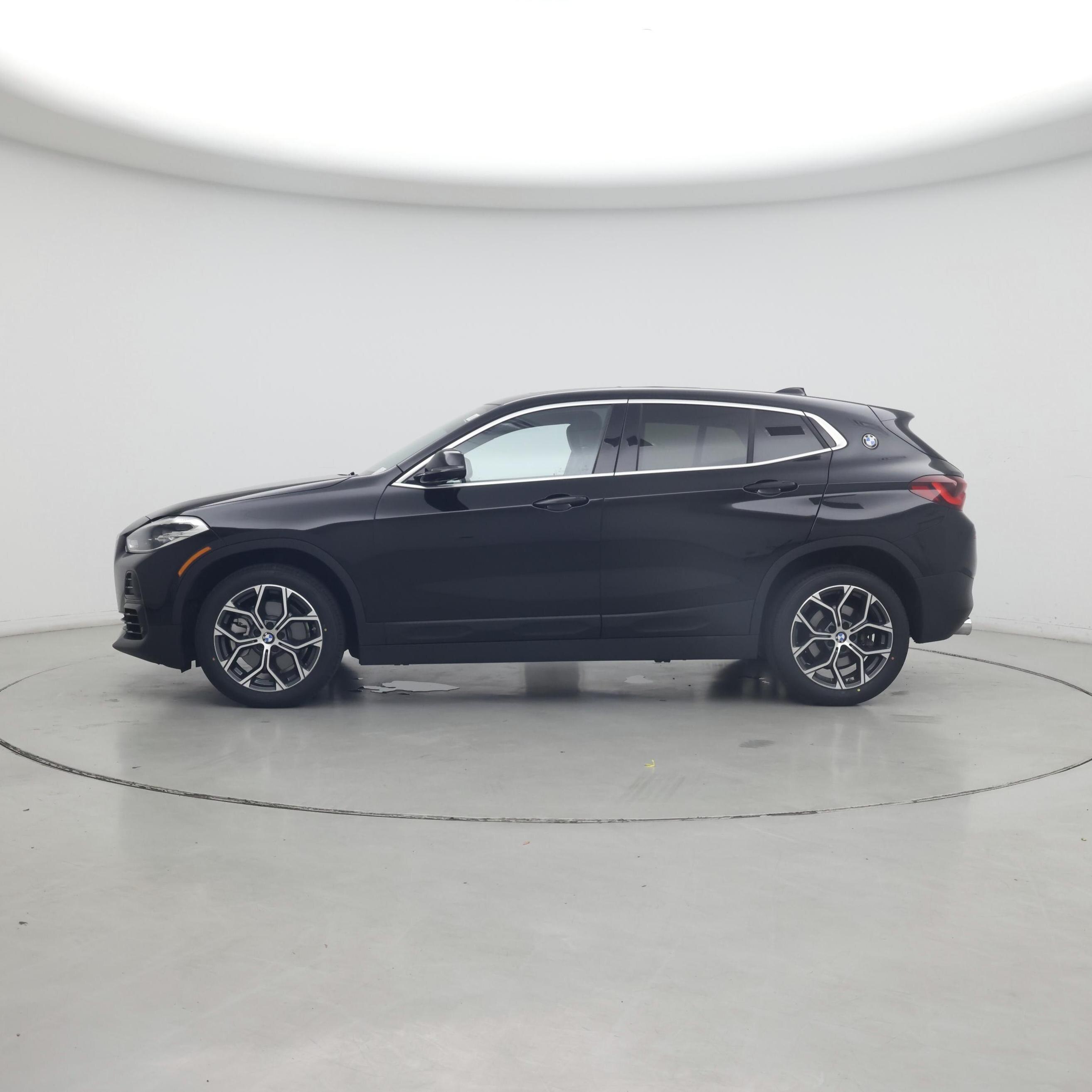 Thumbnail: 2023 BMW X2 - 3