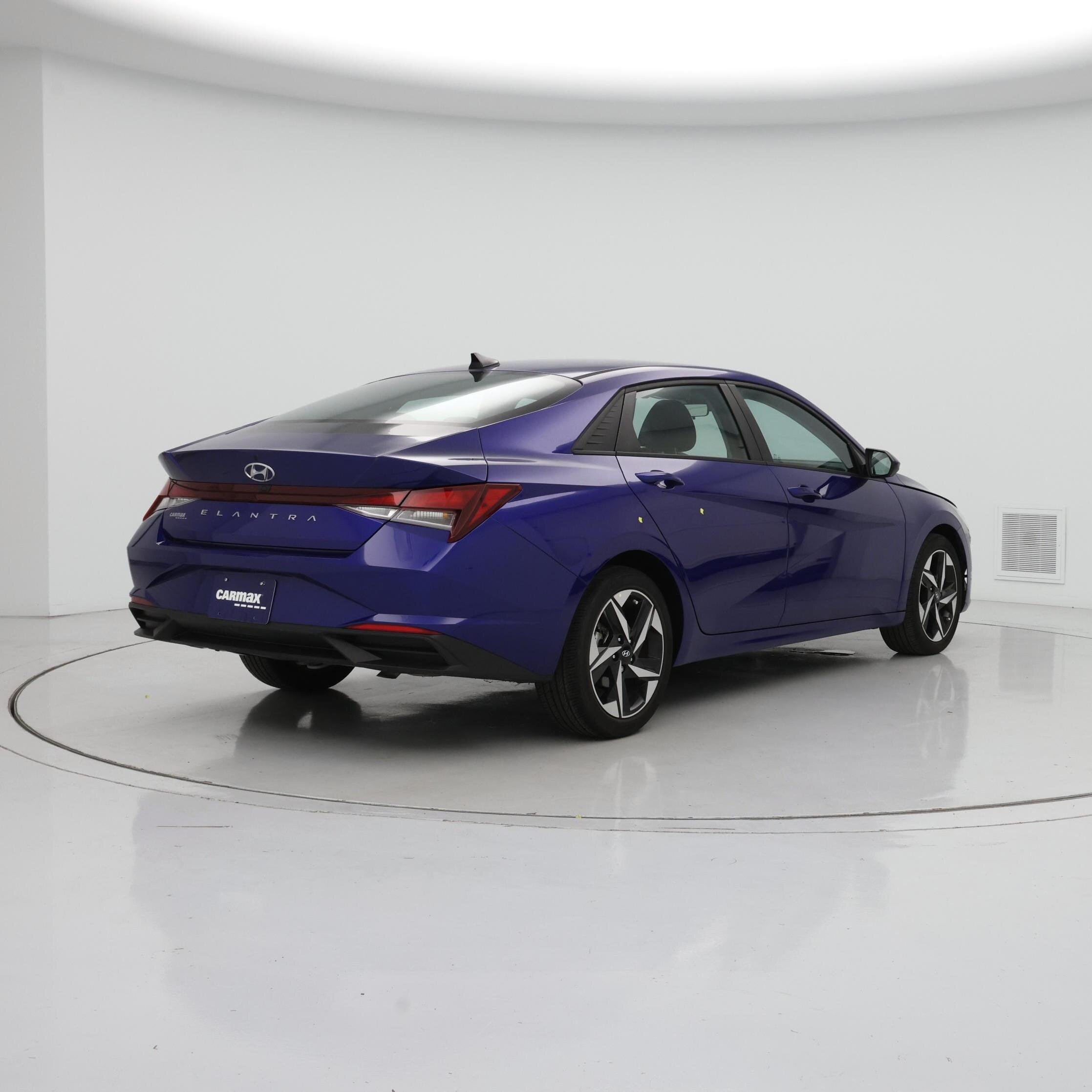 Thumbnail: 2023 Hyundai Elantra - 8