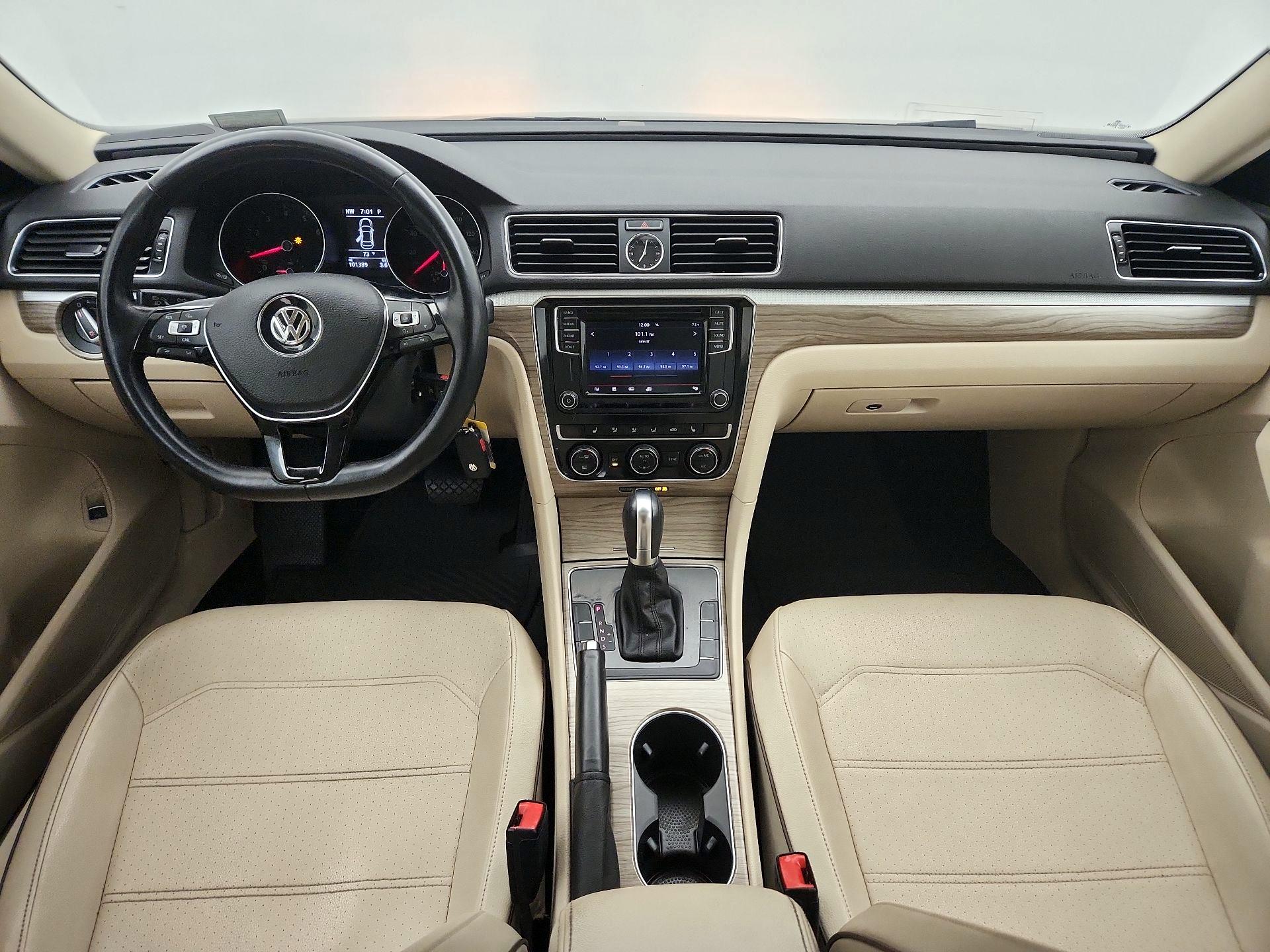 Thumbnail: 2016 Volkswagen Passat - 9