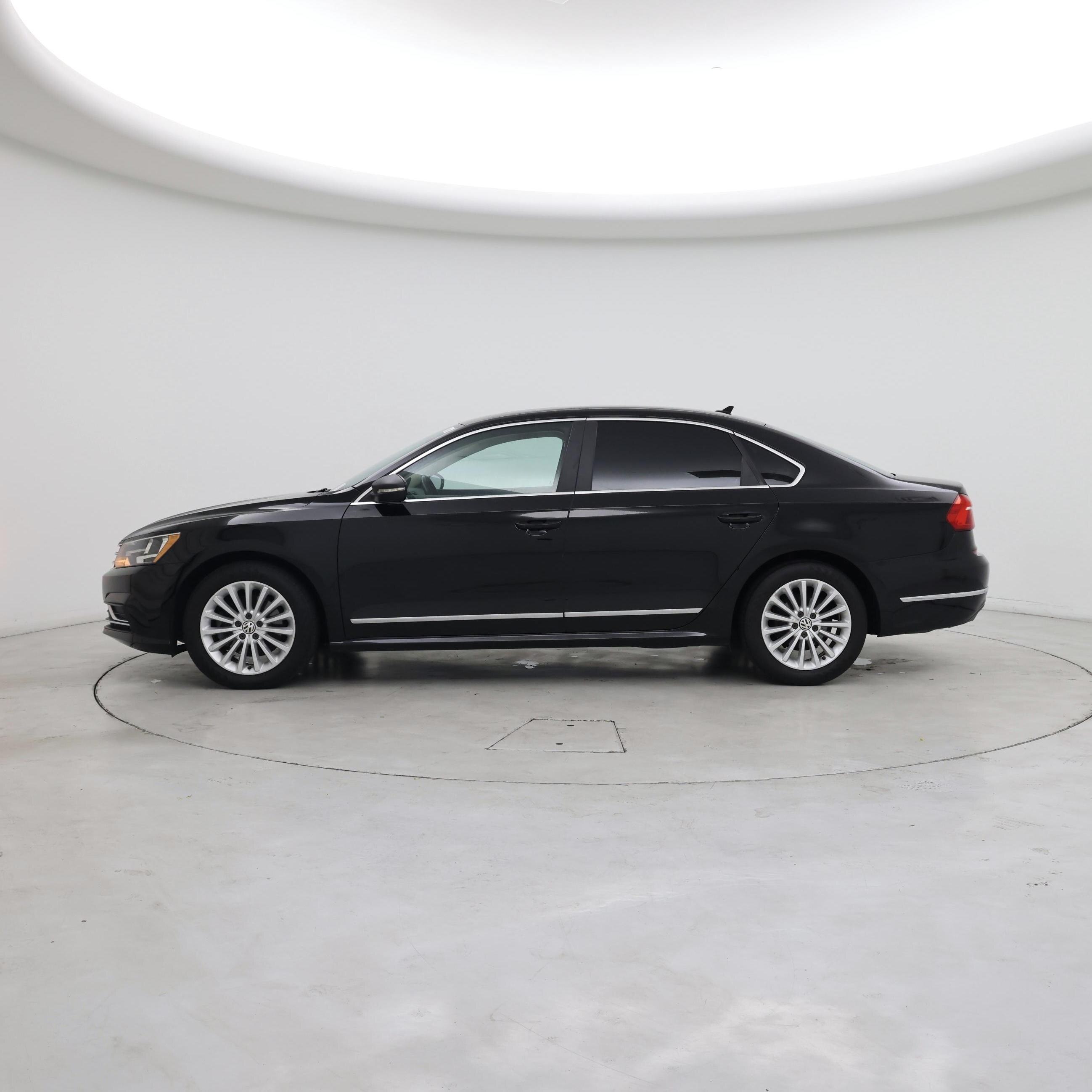 Thumbnail: 2016 Volkswagen Passat - 3