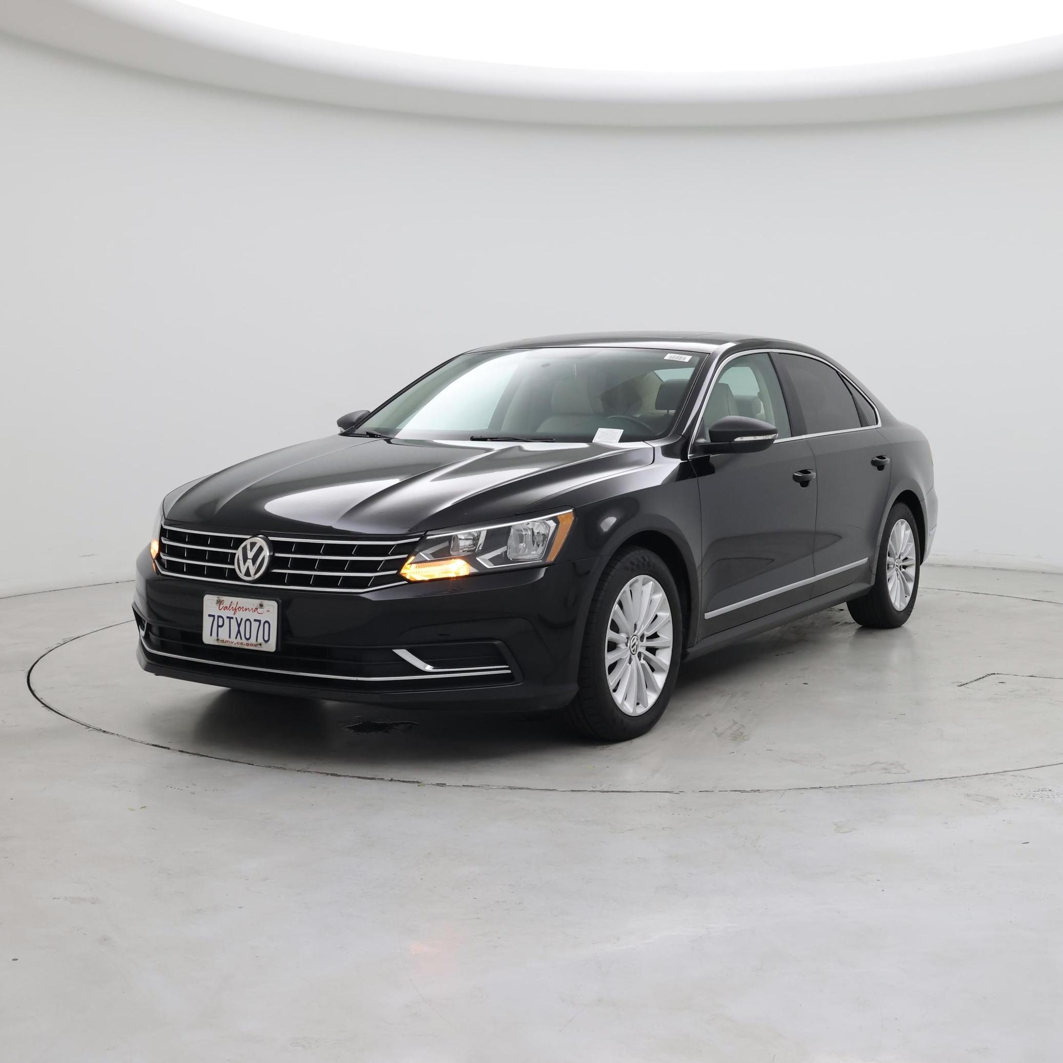 Thumbnail: 2016 Volkswagen Passat - 4