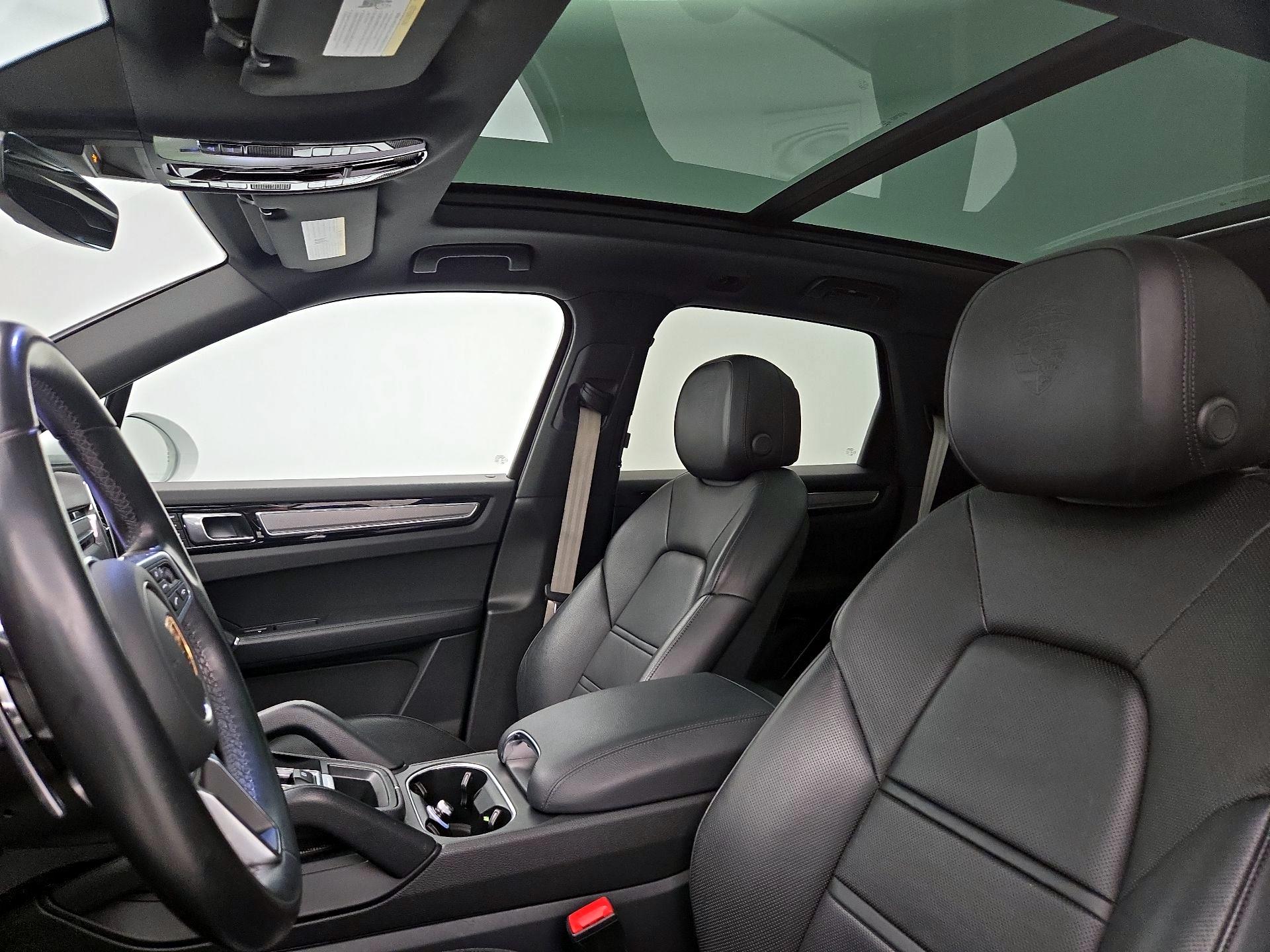 Thumbnail: 2023 Porsche Cayenne - 20