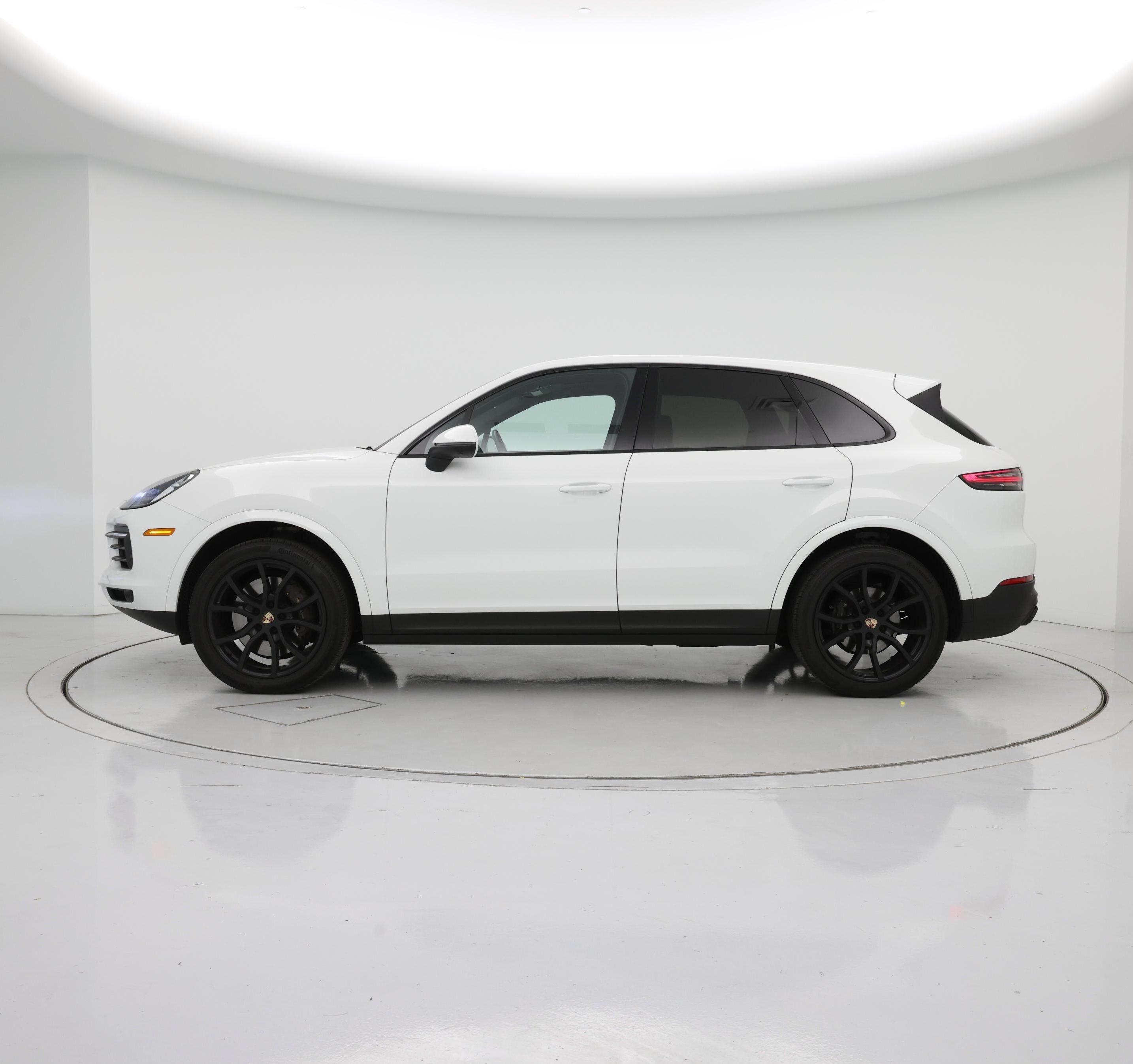 Thumbnail: 2023 Porsche Cayenne - 3