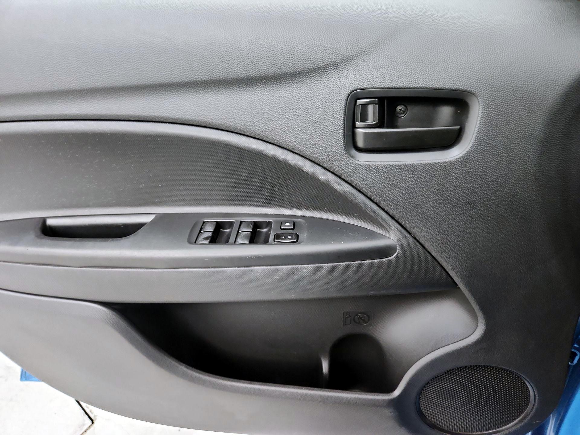 Thumbnail: 2015 Mitsubishi Mirage - 12