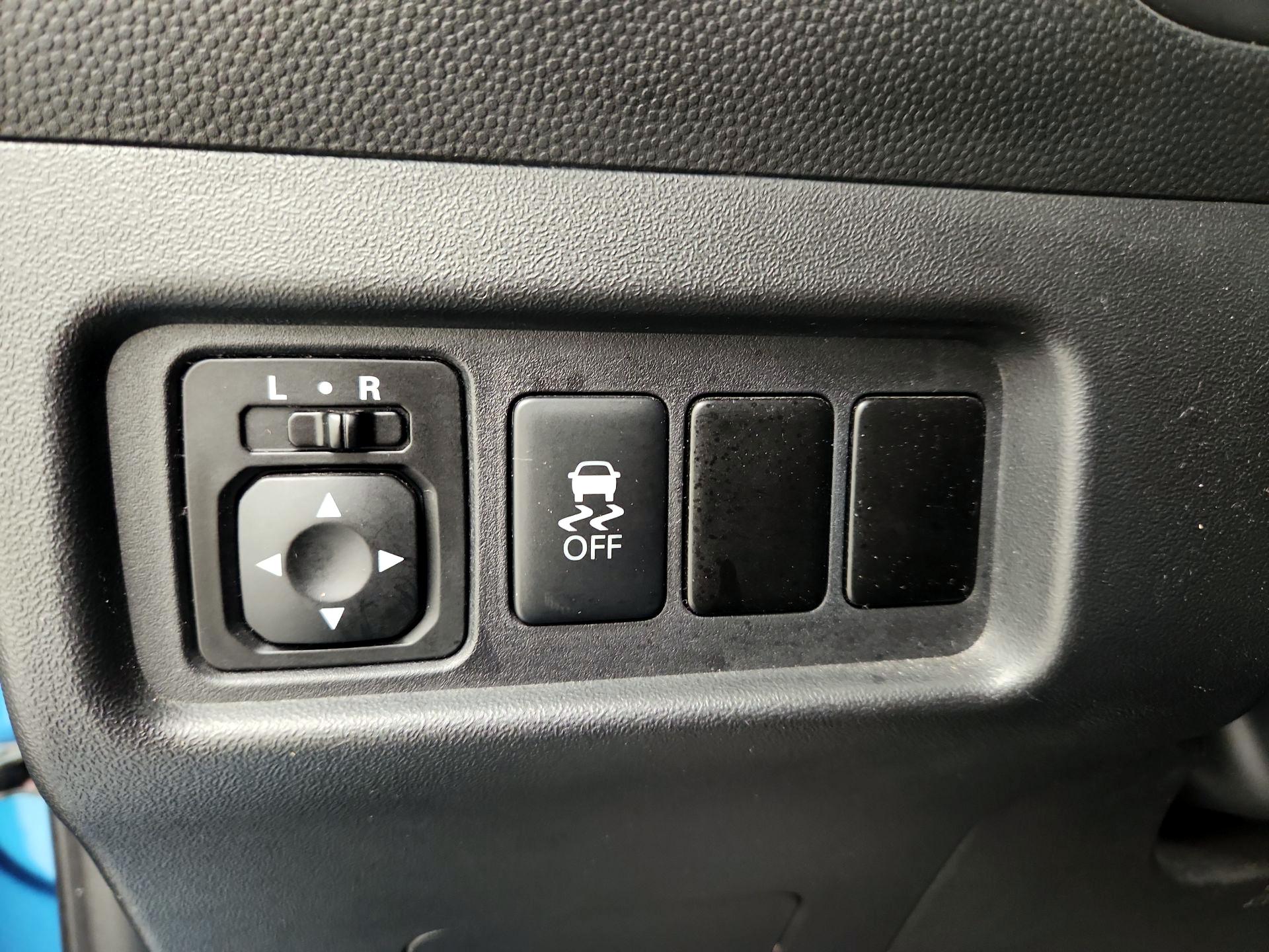 Thumbnail: 2015 Mitsubishi Mirage - 13