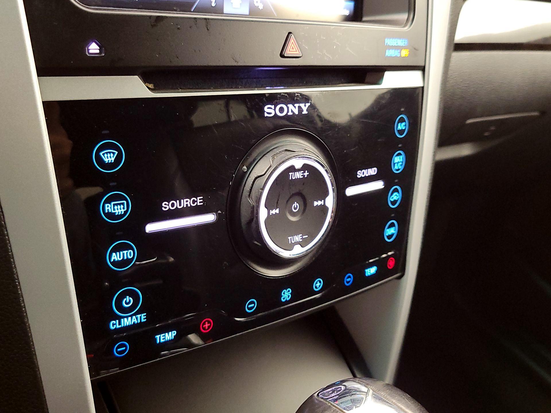 Thumbnail: 2015 Ford Explorer - 16