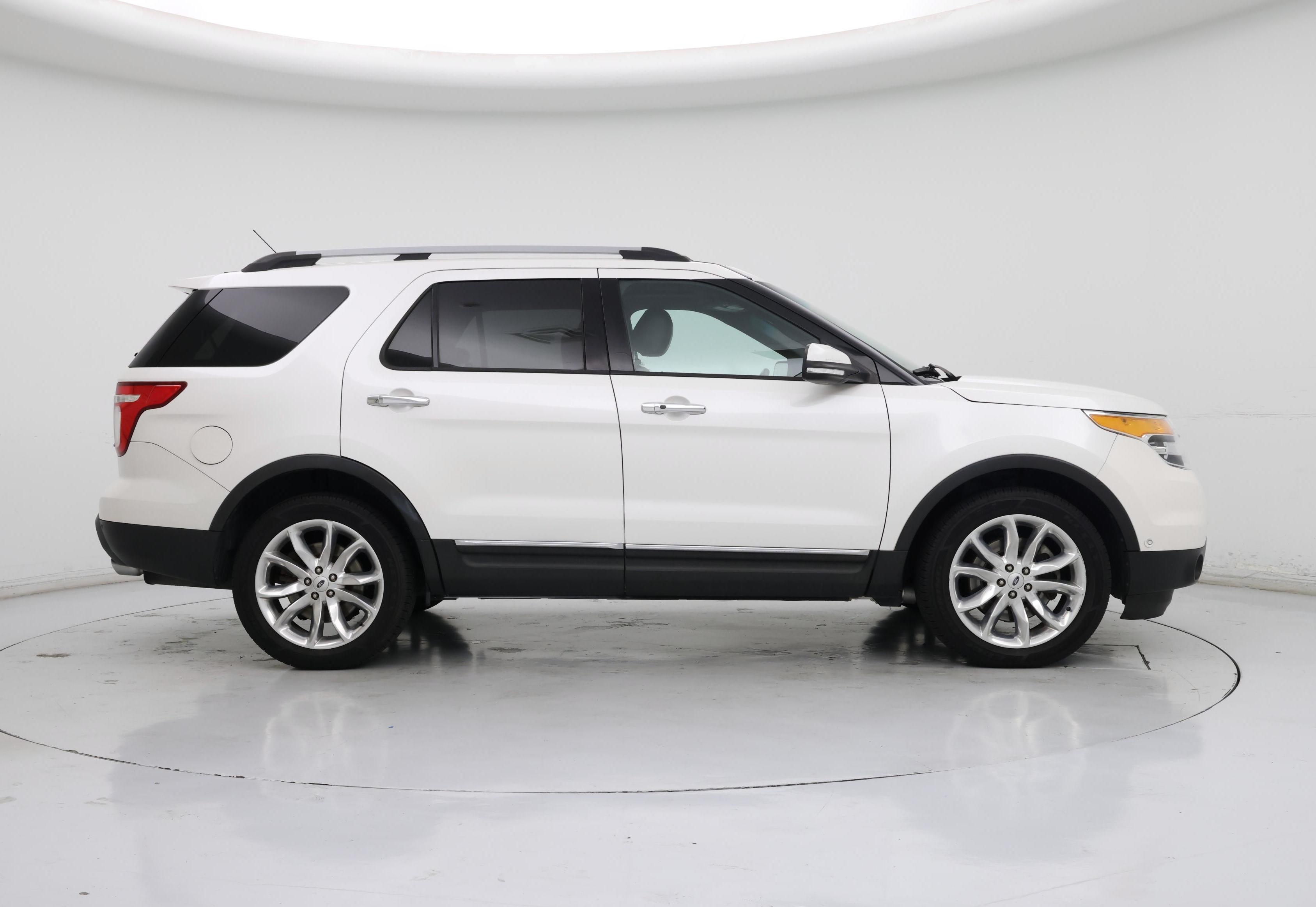 Thumbnail: 2015 Ford Explorer - 7