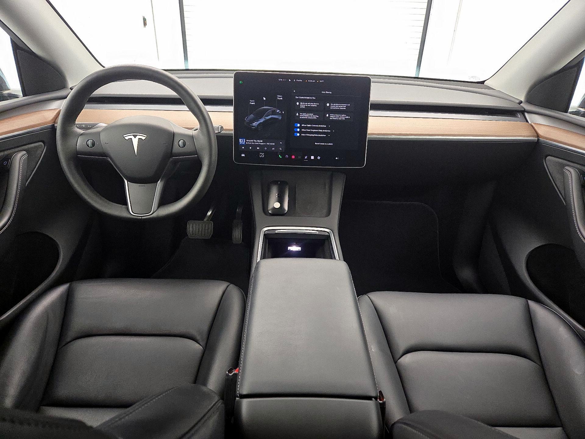 Thumbnail: 2025 Tesla Model Y - 9