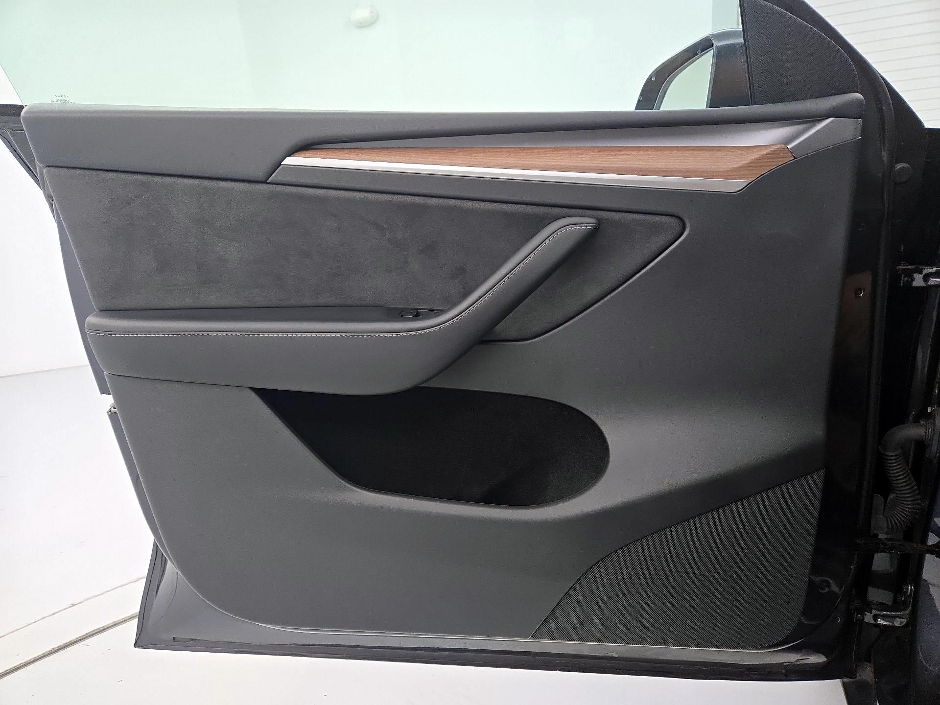 Thumbnail: 2025 Tesla Model Y - 12