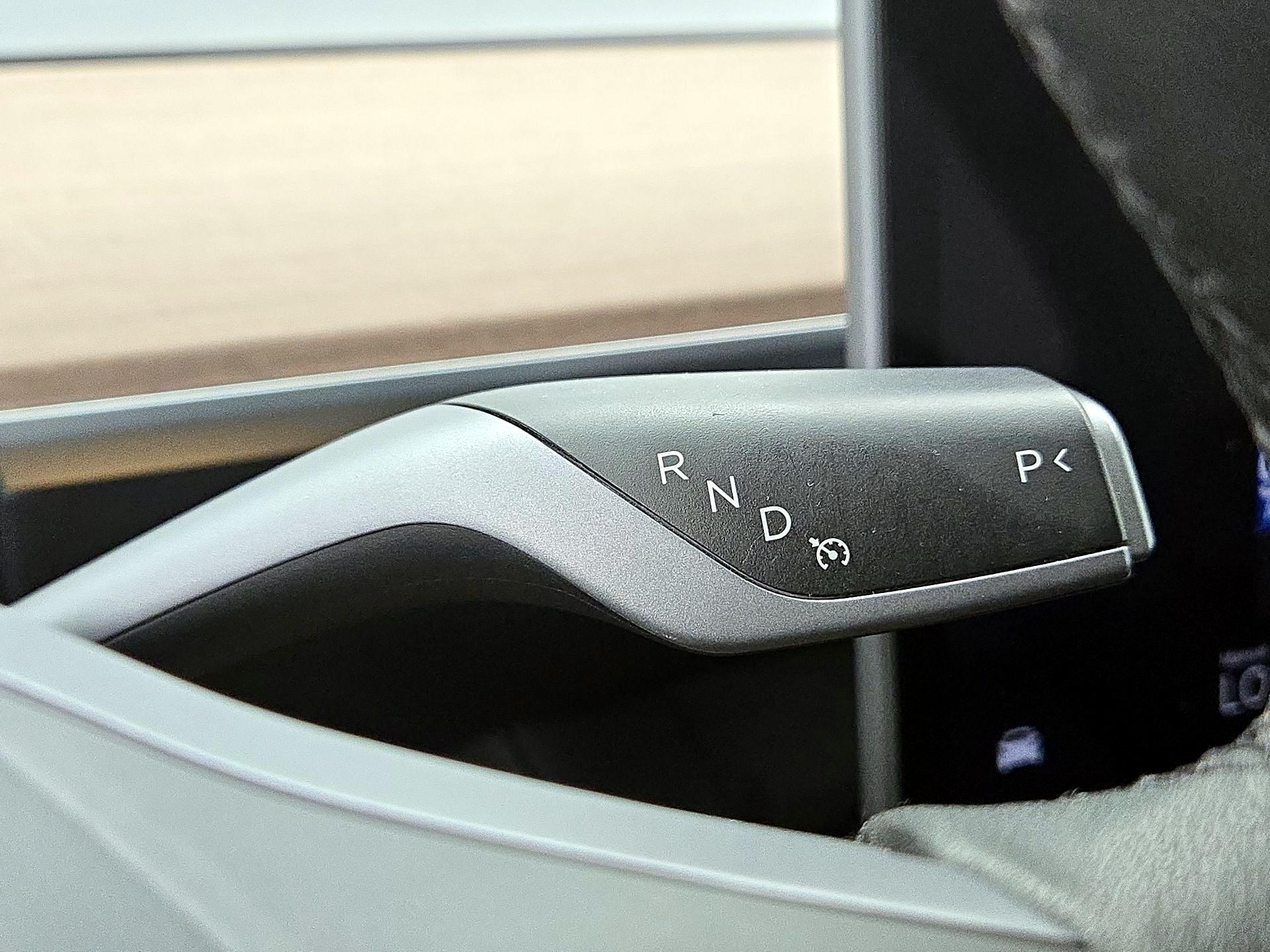 Thumbnail: 2025 Tesla Model Y - 17