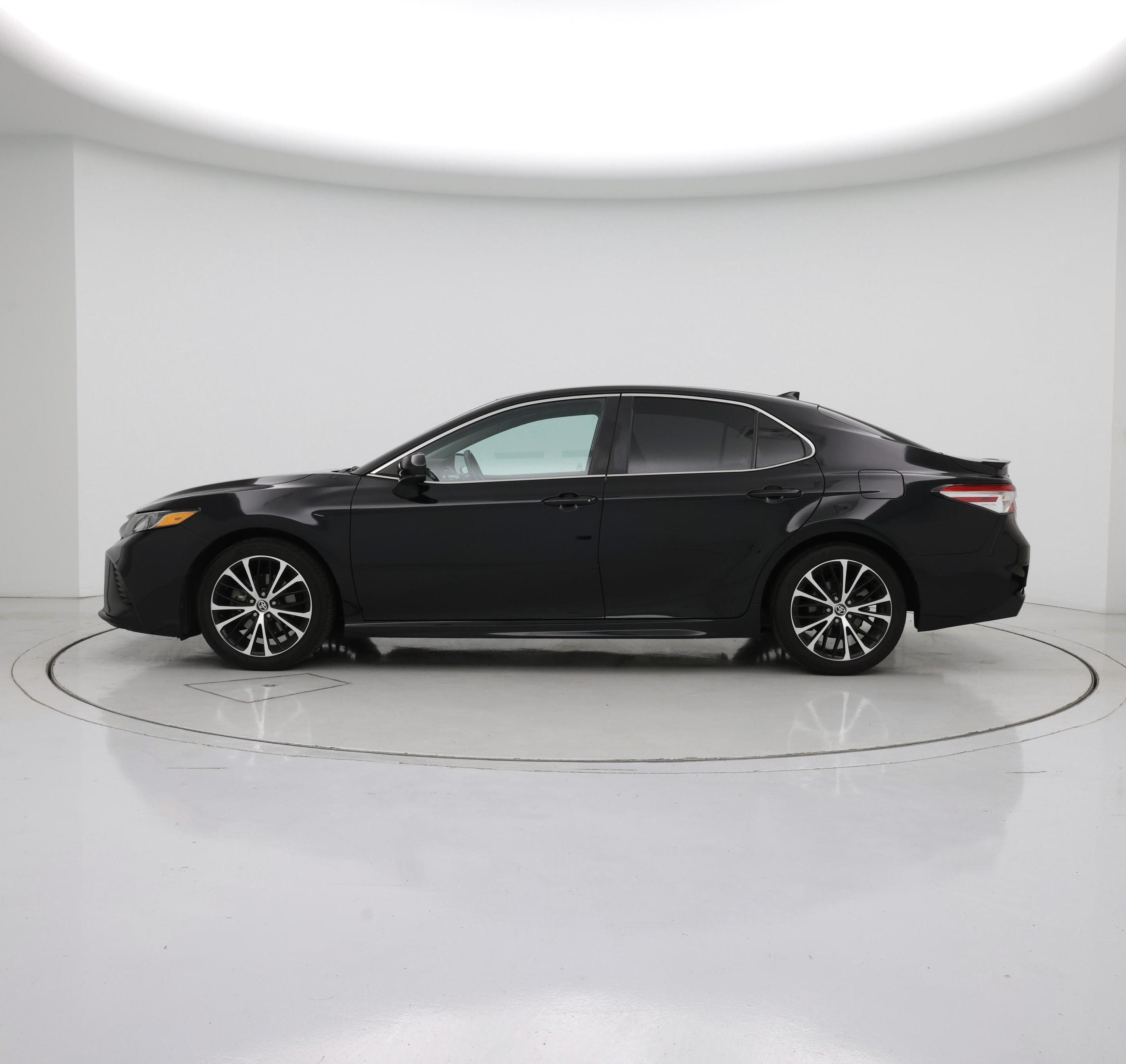 Thumbnail: 2020 Toyota Camry - 3