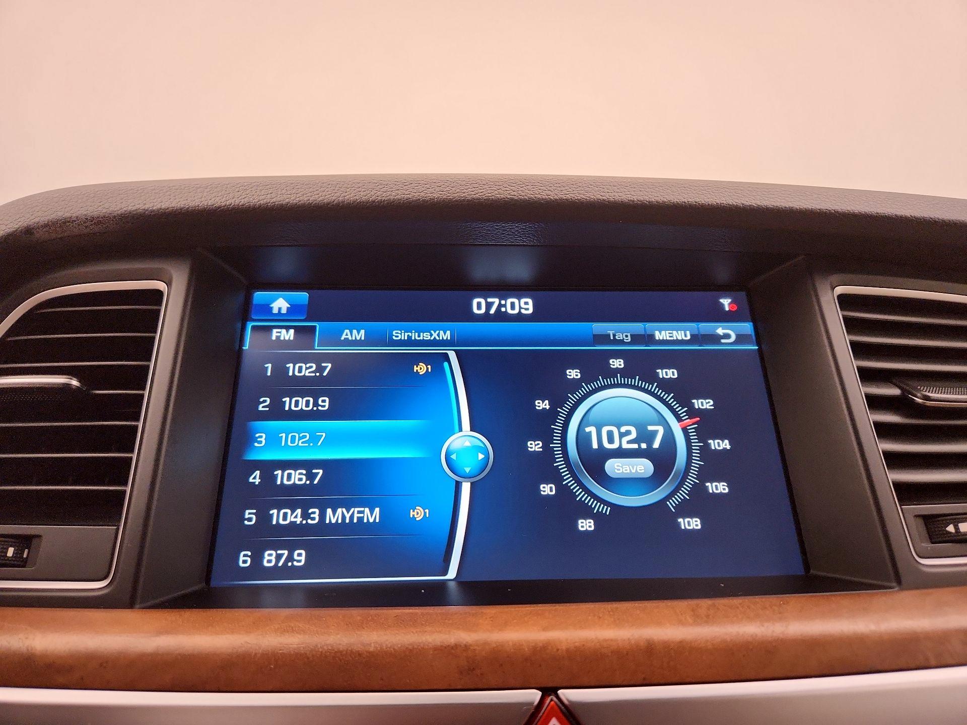 Thumbnail: 2015 Hyundai Genesis - 16