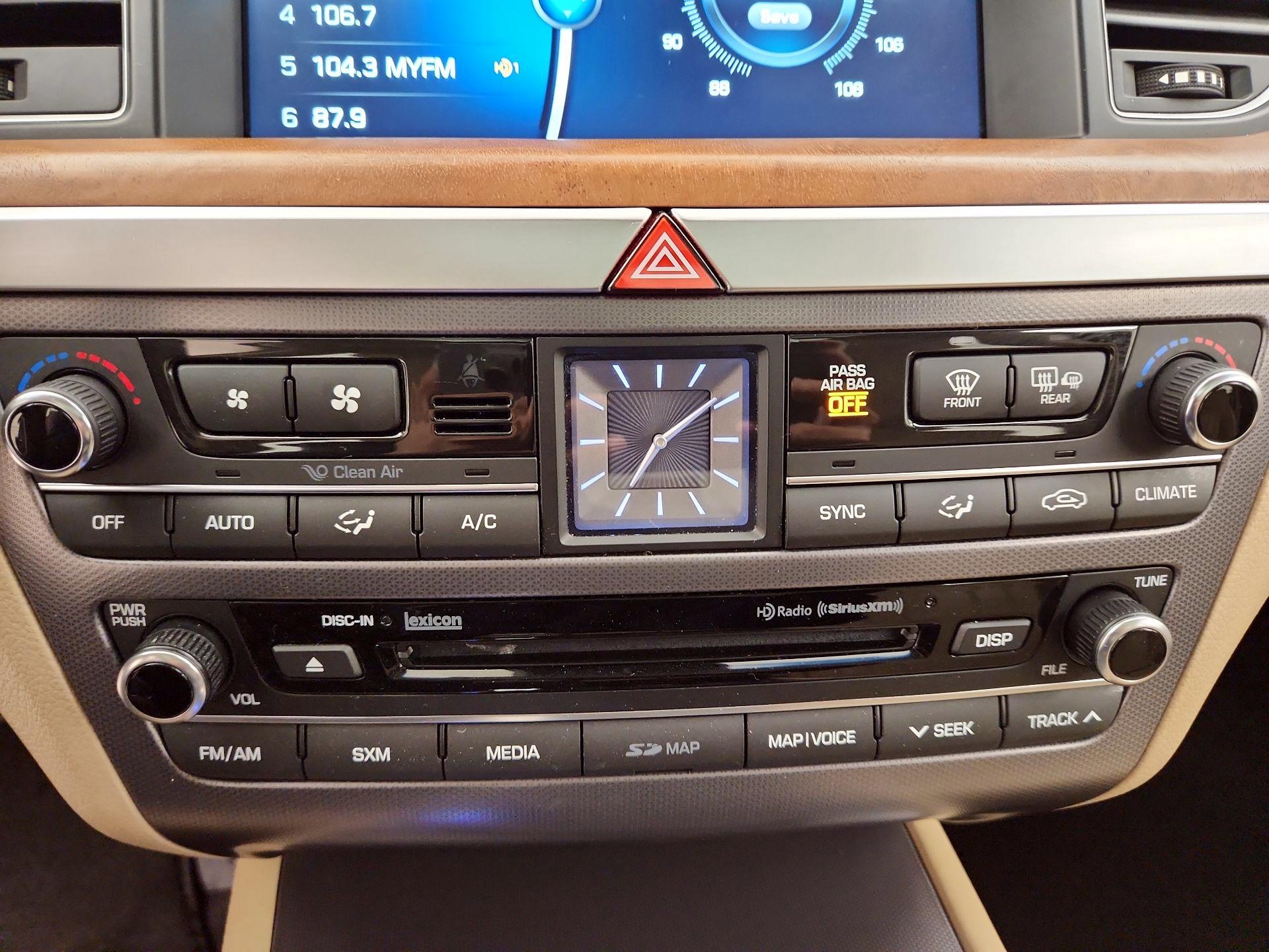 Thumbnail: 2015 Hyundai Genesis - 17