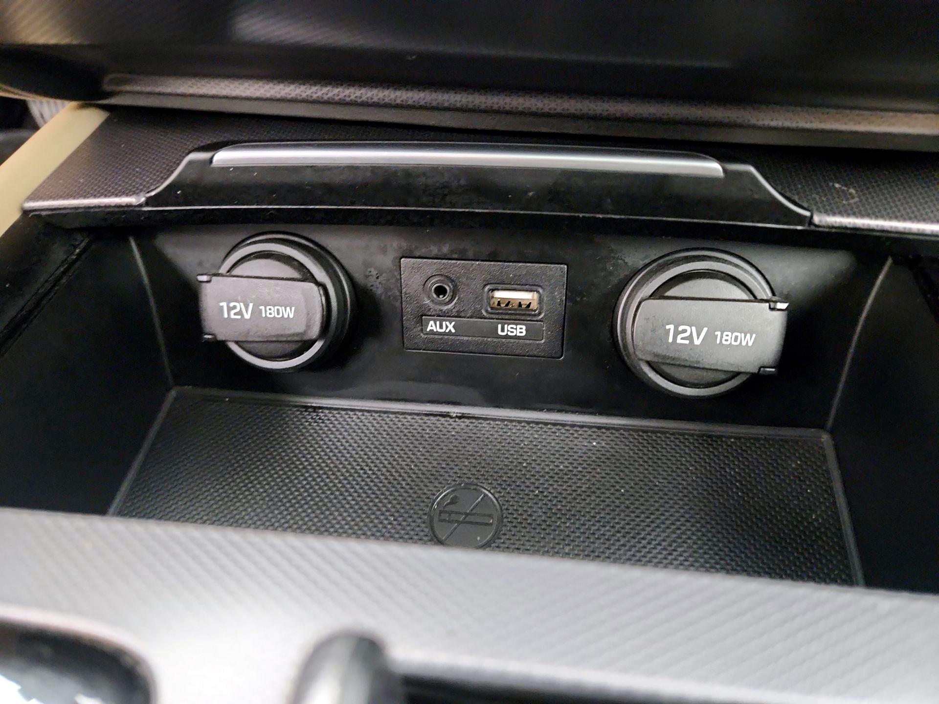 Thumbnail: 2015 Hyundai Genesis - 19