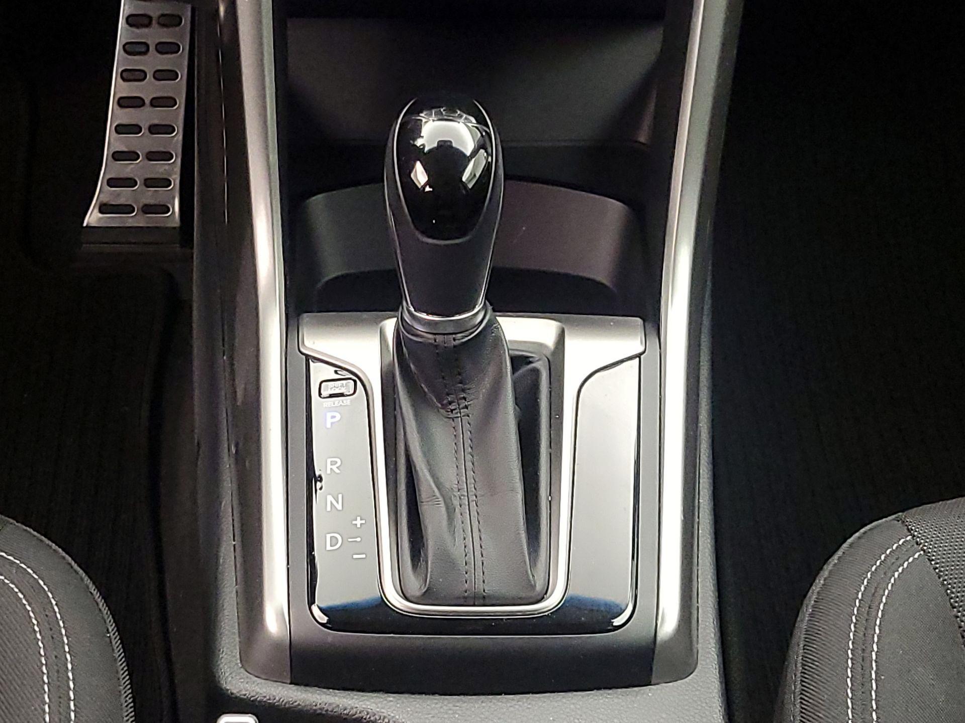 Thumbnail: 2016 Hyundai Elantra - 17