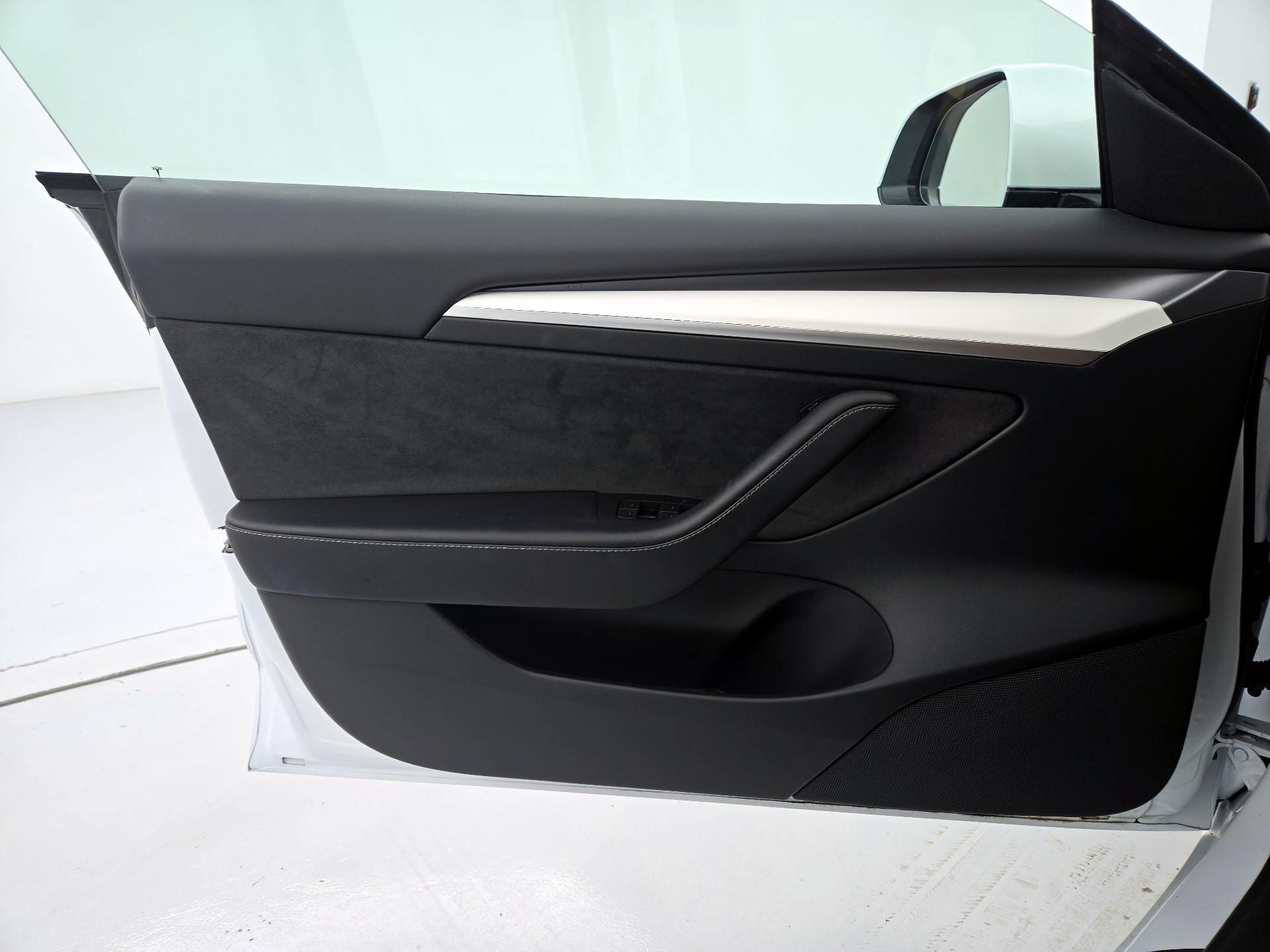 Thumbnail: 2023 Tesla Model 3 - 12