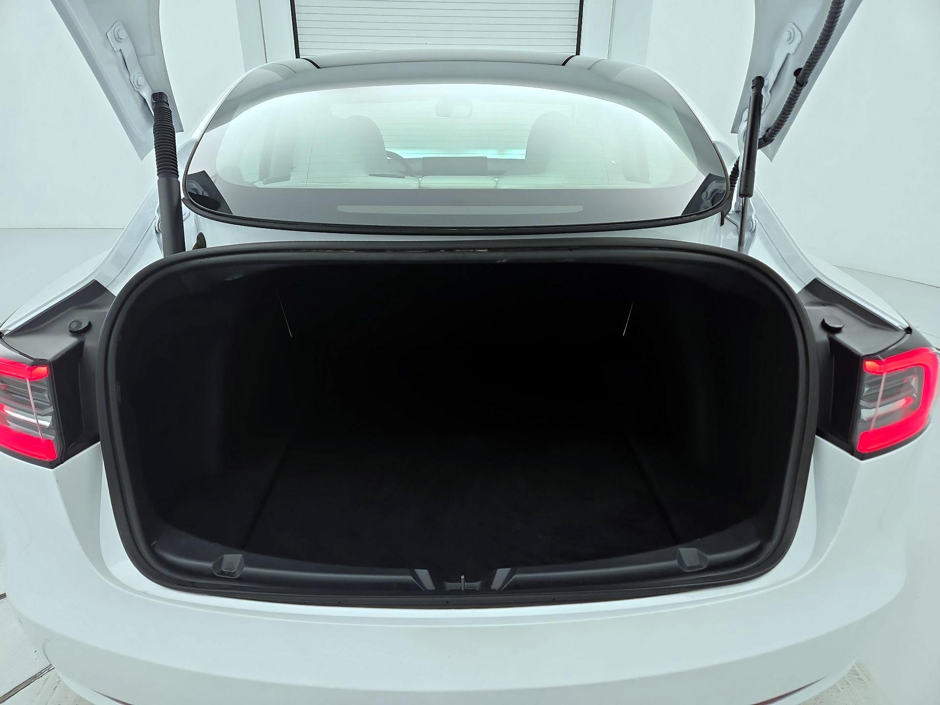Thumbnail: 2023 Tesla Model 3 - 20