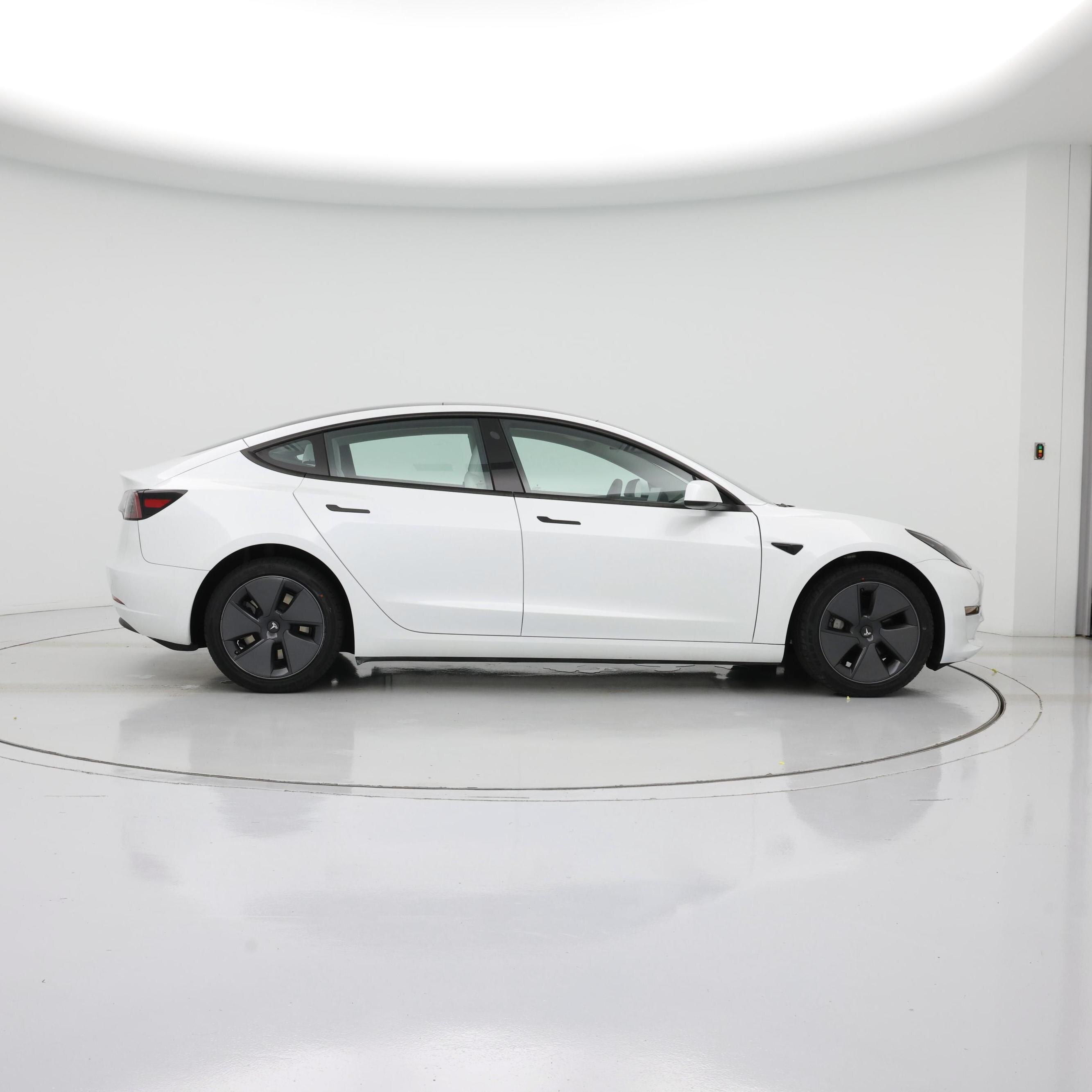 Thumbnail: 2023 Tesla Model 3 - 7