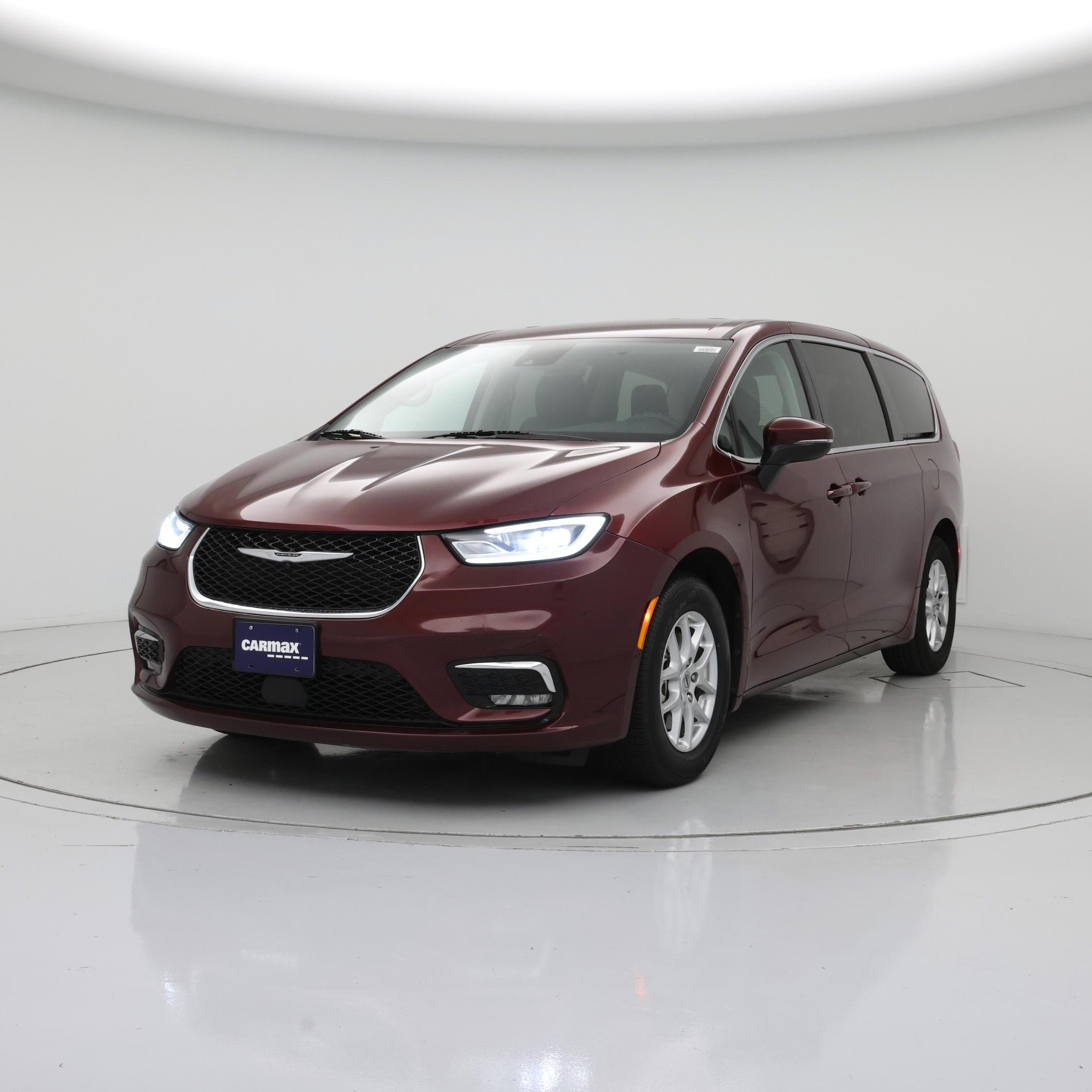 Thumbnail: 2023 Chrysler Pacifica - 4