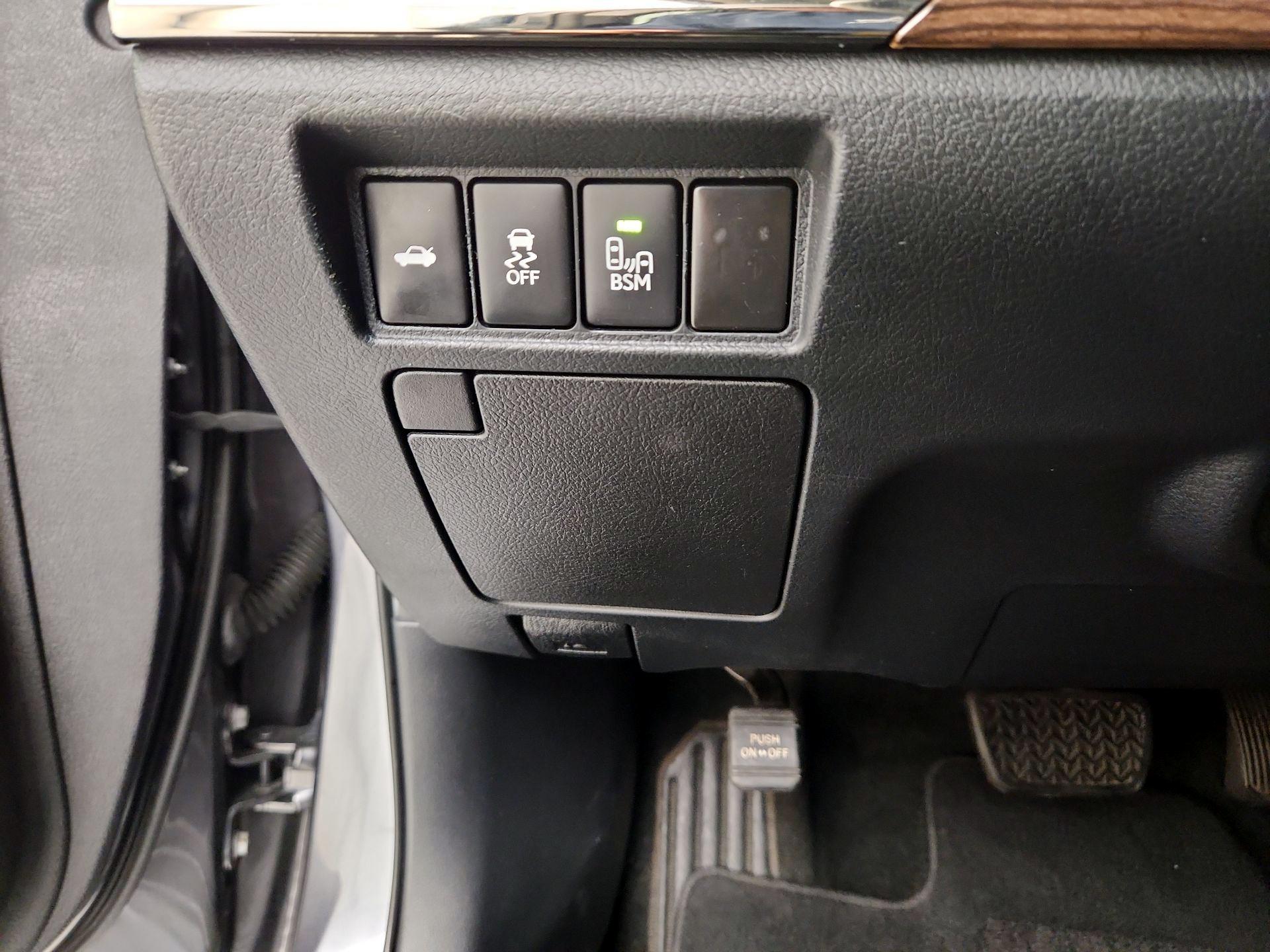 Thumbnail: 2013 Toyota Avalon - 13