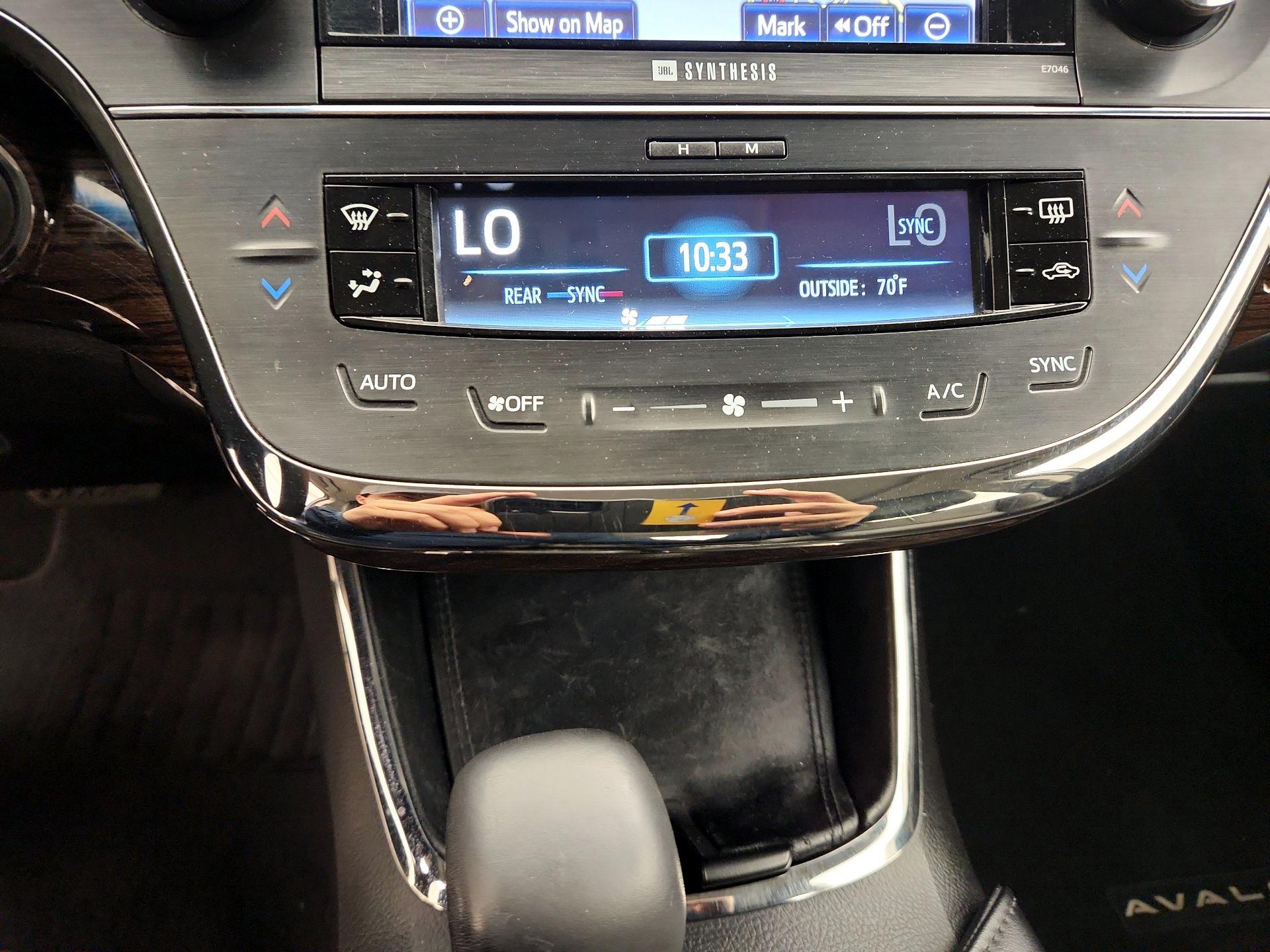 Thumbnail: 2013 Toyota Avalon - 17