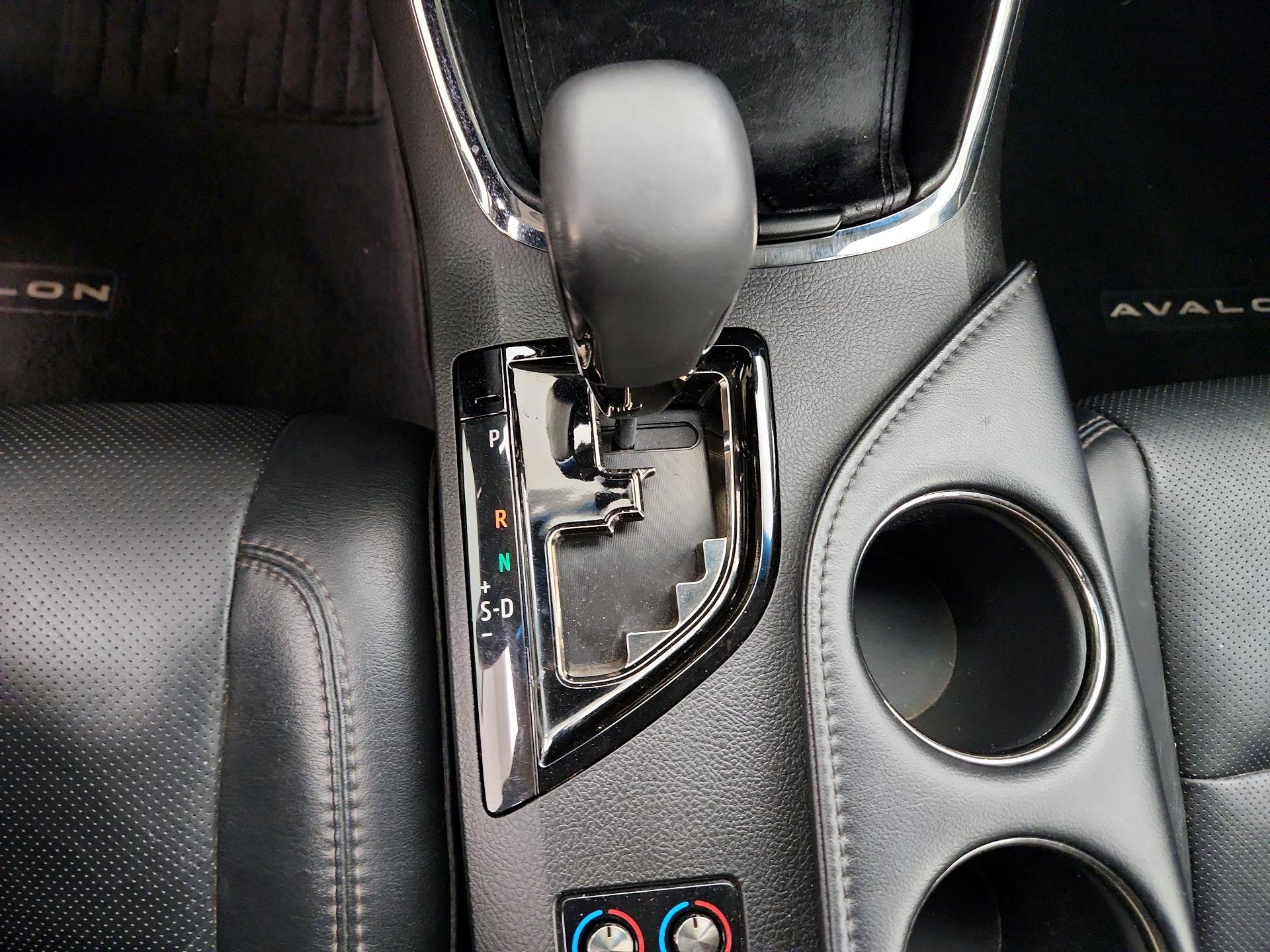 Thumbnail: 2013 Toyota Avalon - 18